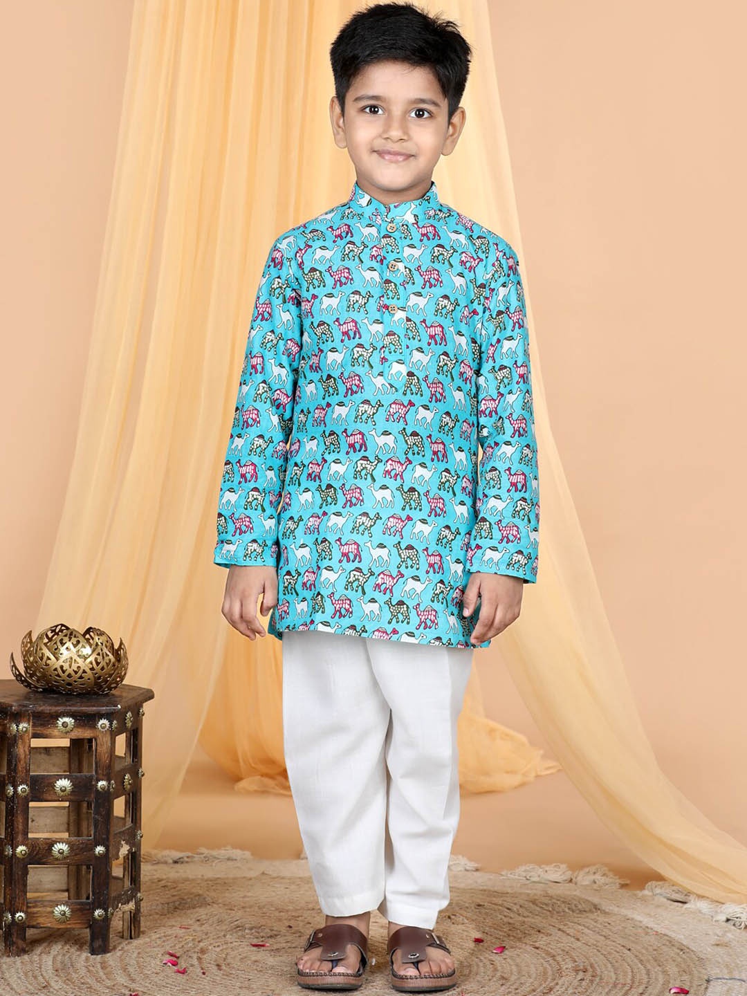 

Here&Now X Kinder Kids Boys Camel Printed Regular Pure Cotton Kurta With Trousers, Blue