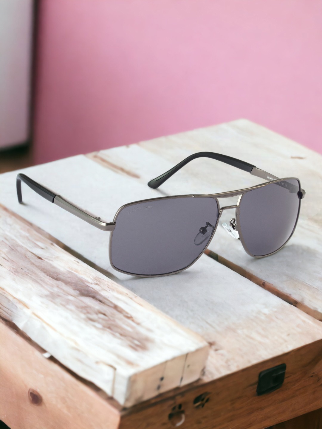 

ROYAL SON Unisex Lens & Square Sunglasses CHI00157-C1, Black