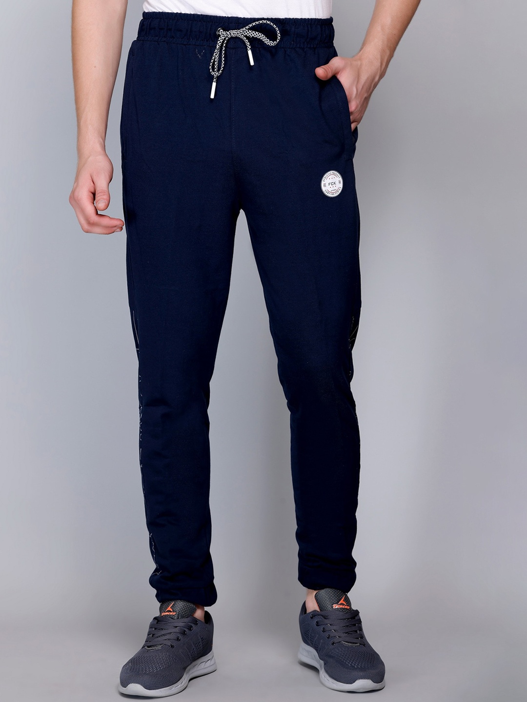 

FCKPLUS Men Cotton Mid-Rise Joggers, Blue