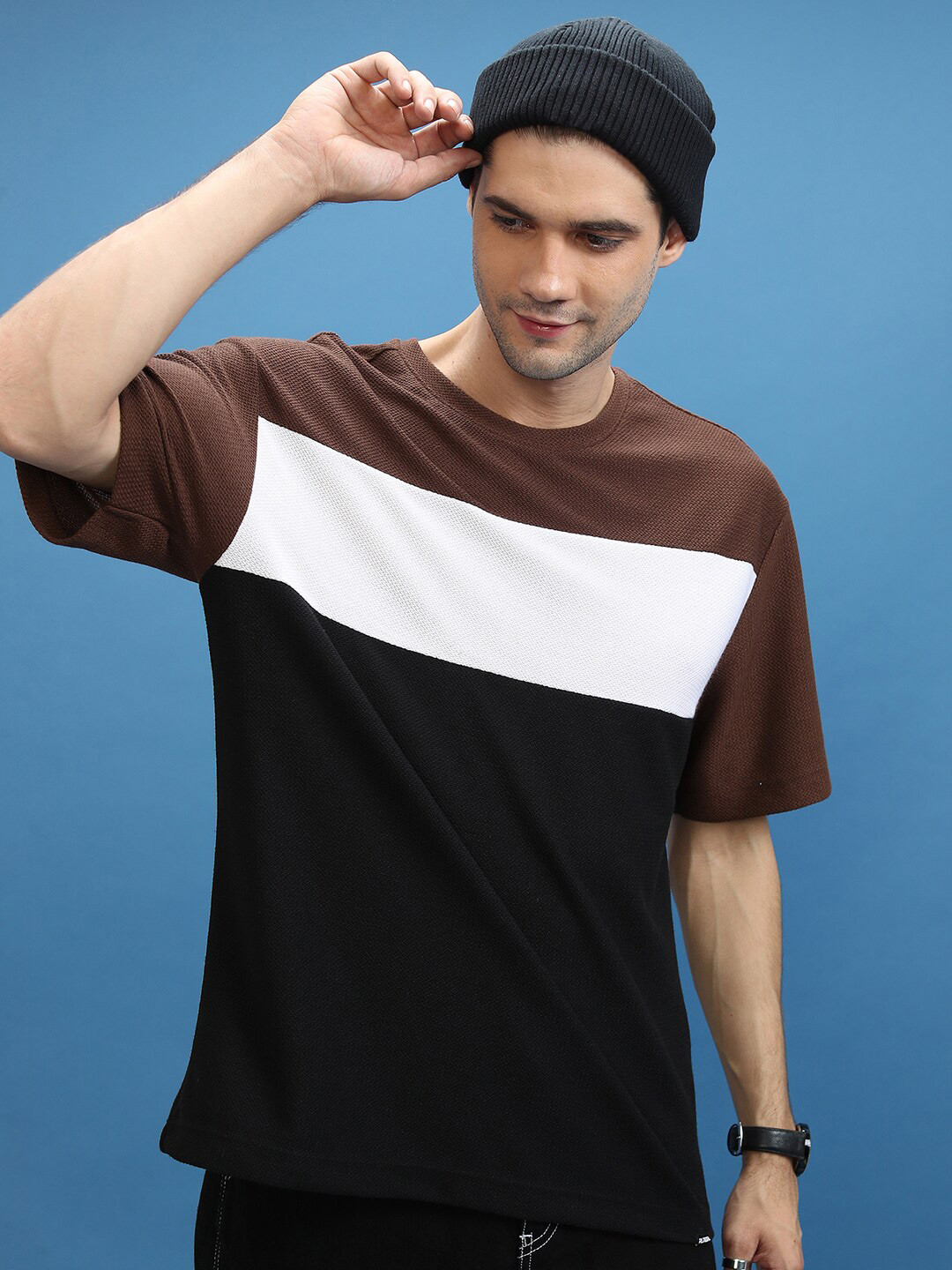 

HIGHLANDER Colourblocked Drop-Shoulder Sleeves Oversized Popcorn structured T-shirt, Brown