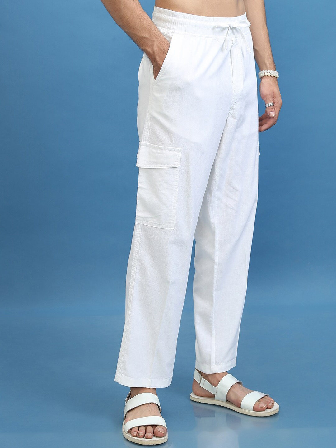 

HIGHLANDER Men Mid-Rise Cotton Cargos, White