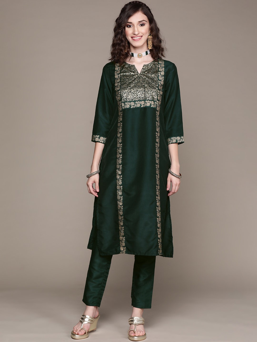 

Sangria Floral Printed Straight Kurta With Trouser, Green