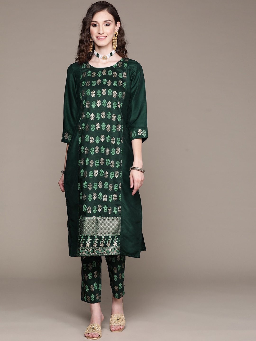 

Sangria Printed Kurta & Trousers, Green