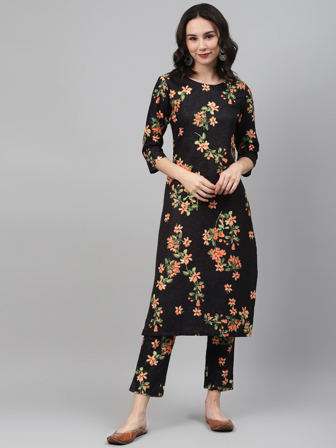 

Sangria Floral Printed Viscose Rayon Kurta And Trousers, Black