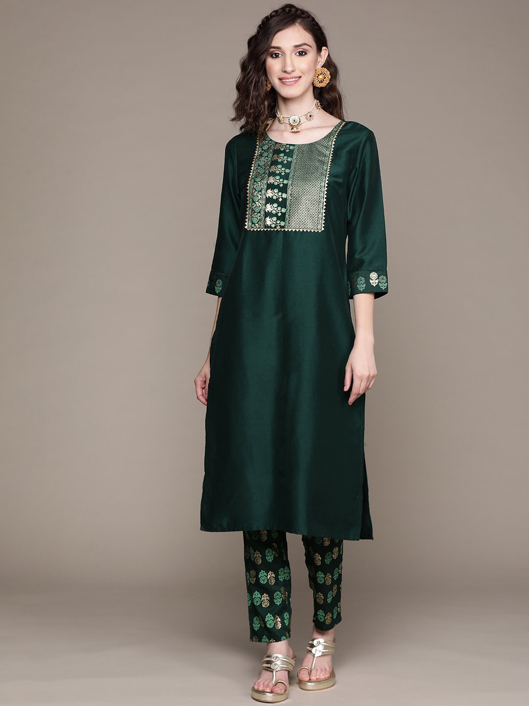 

Sangria Yoke-Designed Kurta With Trouser Set, Green