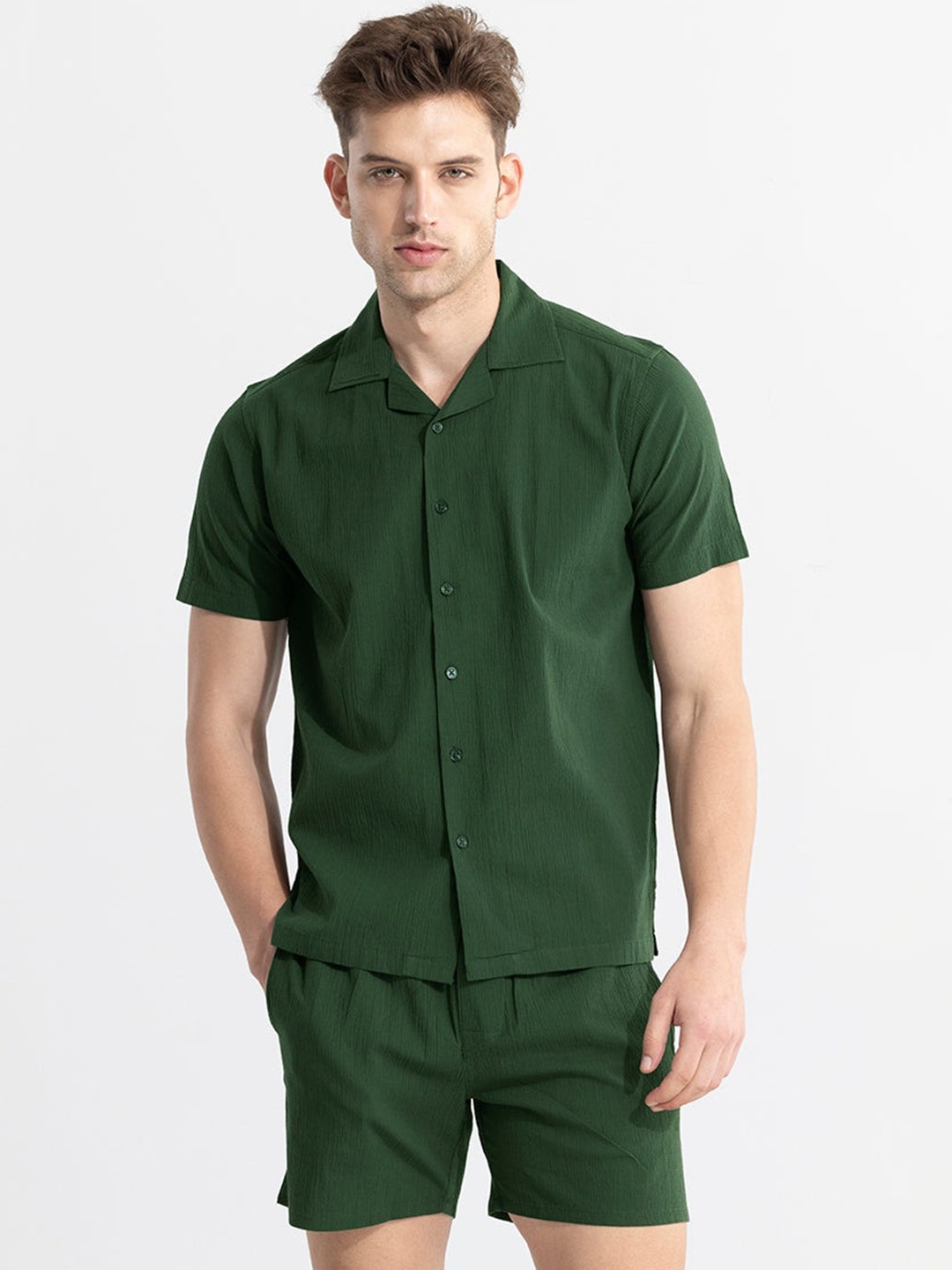

Snitch Green Notched Lapel Collar Shirt With Shorts