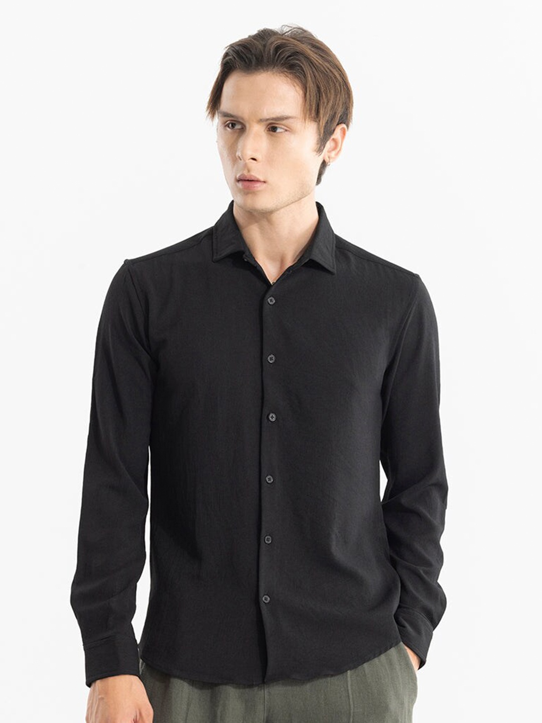 

Snitch Black Classic Slim Fit Spread Collar Casual Shirt