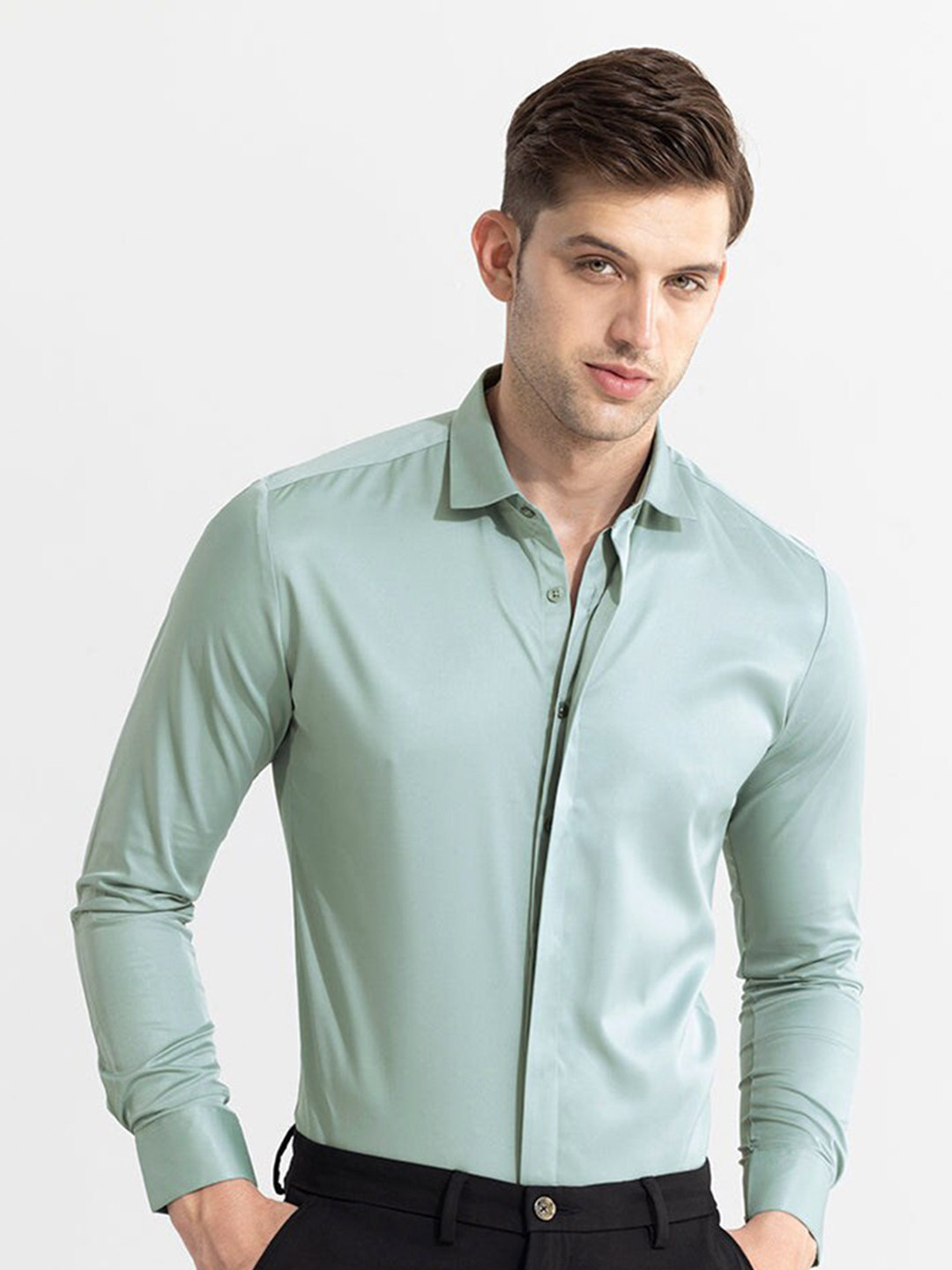 

Snitch Green Classic Slim Fit Casual Shirt
