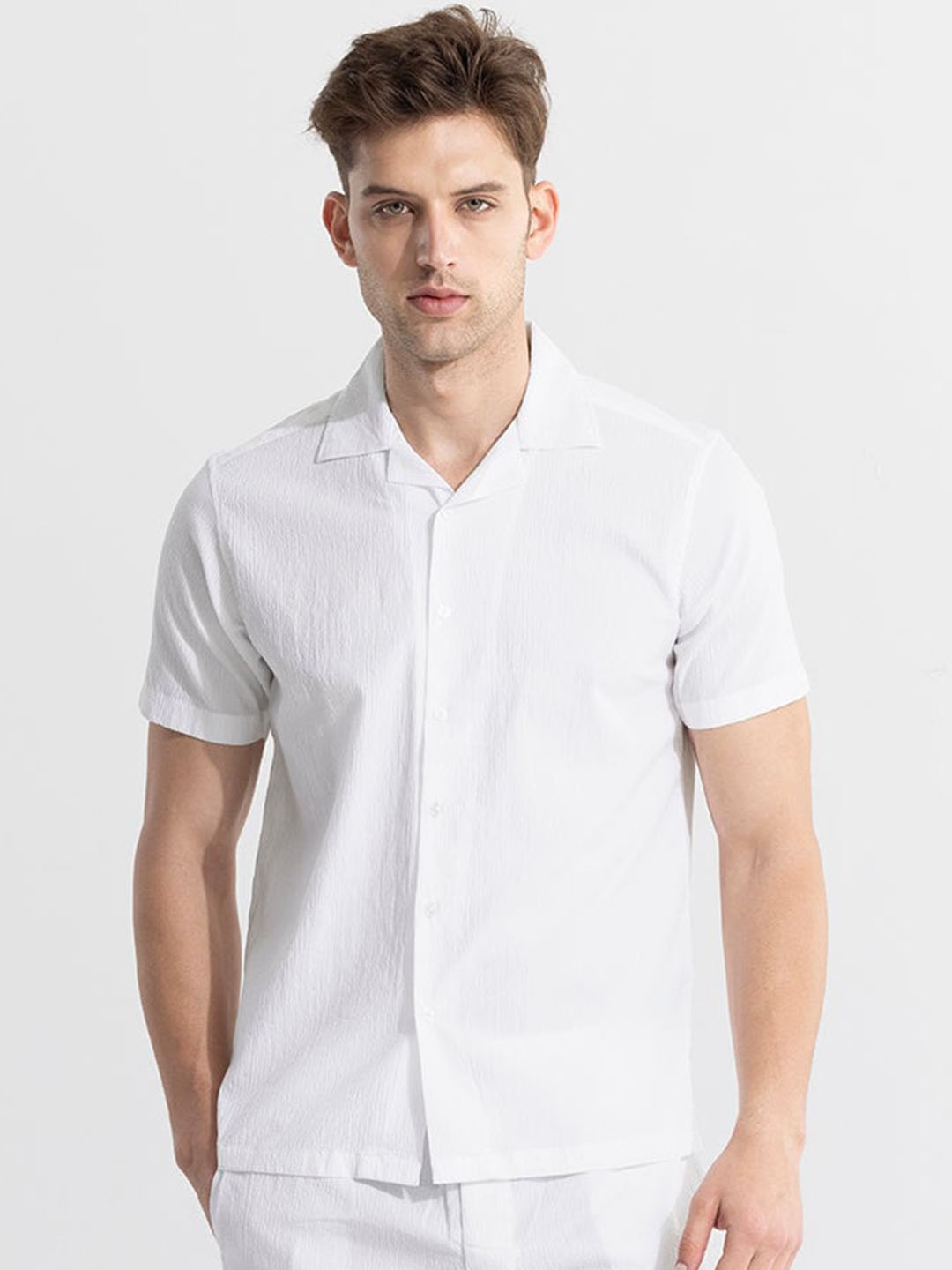 

Snitch White Notched Lapel Collar Shirt With Shorts