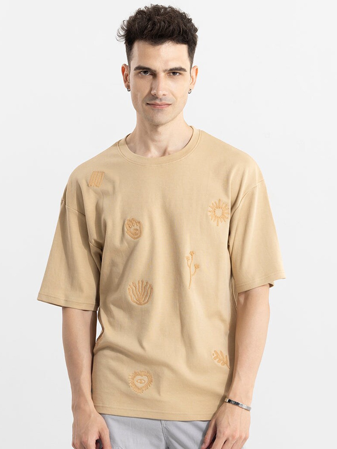 

Snitch Beige Embroidered Oversized Cotton T-shirt