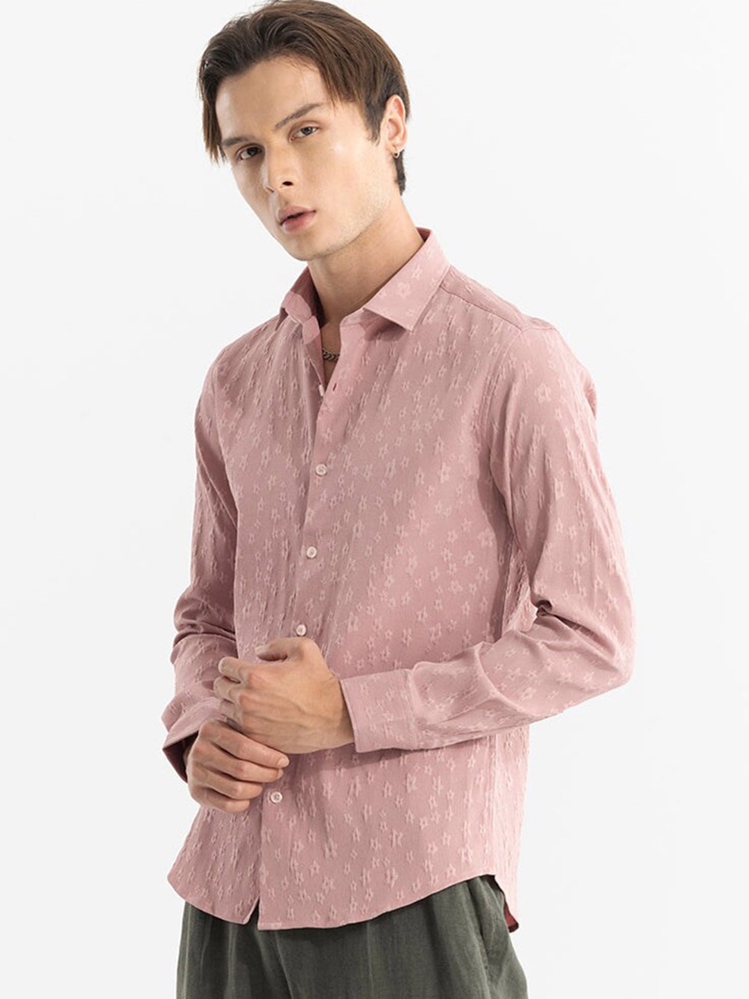 

Snitch Classic Self Design Slim Fit Opaque Casual Shirt, Pink