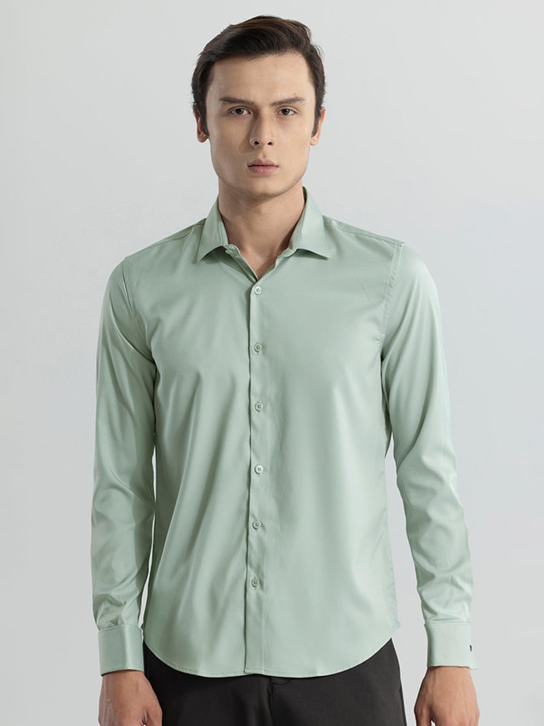 

Snitch Green Classic Slim Fit Spread Collar Long Sleeves Cotton Casual Shirt