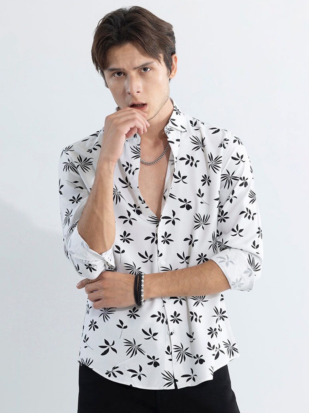 

Snitch Classic Floral Printed Slim Fit Cotton Casual Shirt, White
