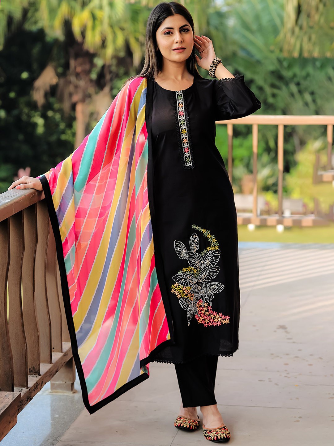

Kiana Ethnic Motifs Embroidered Regular Sequinned Kurta With Trousers & Dupatta, Black