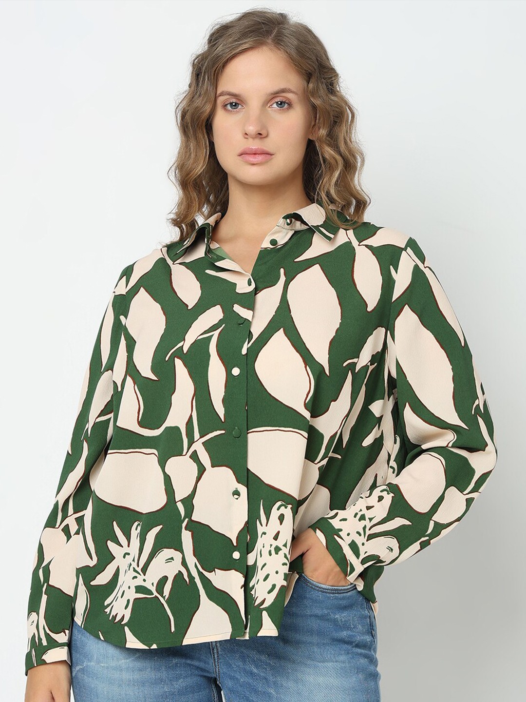 

VERO MODA CURVE Abstract Printed Spread Collar Casual Shirt, Green