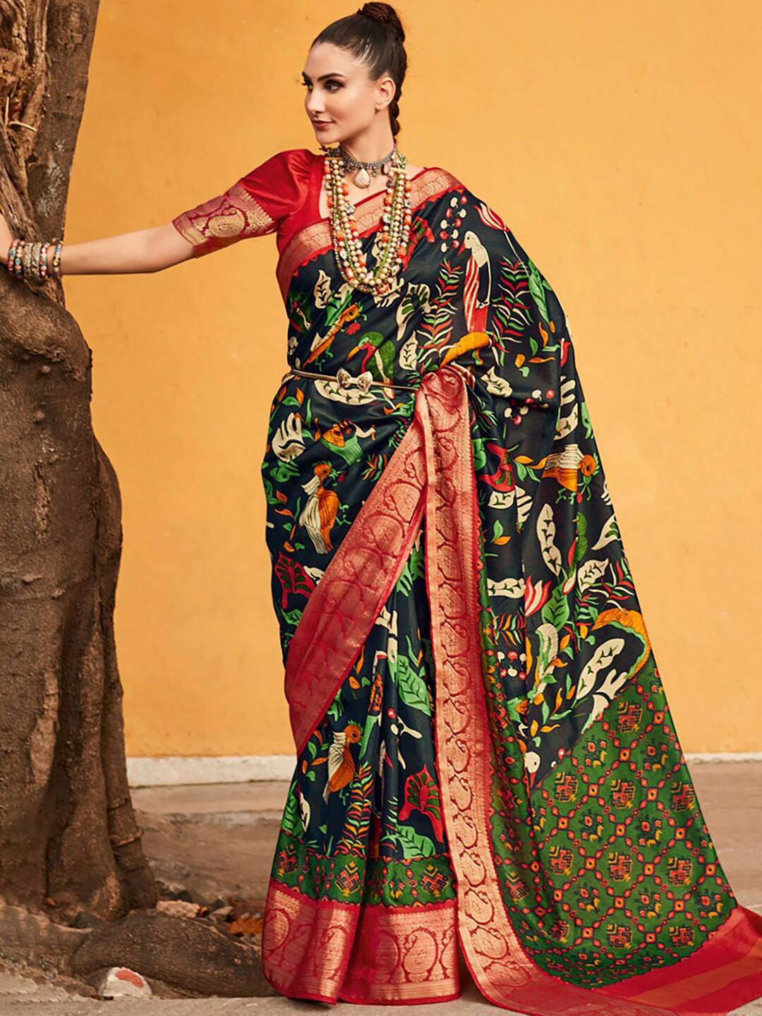 

Saree mall Ethnic Motifs Printed Zari Sungudi Sarees, Black