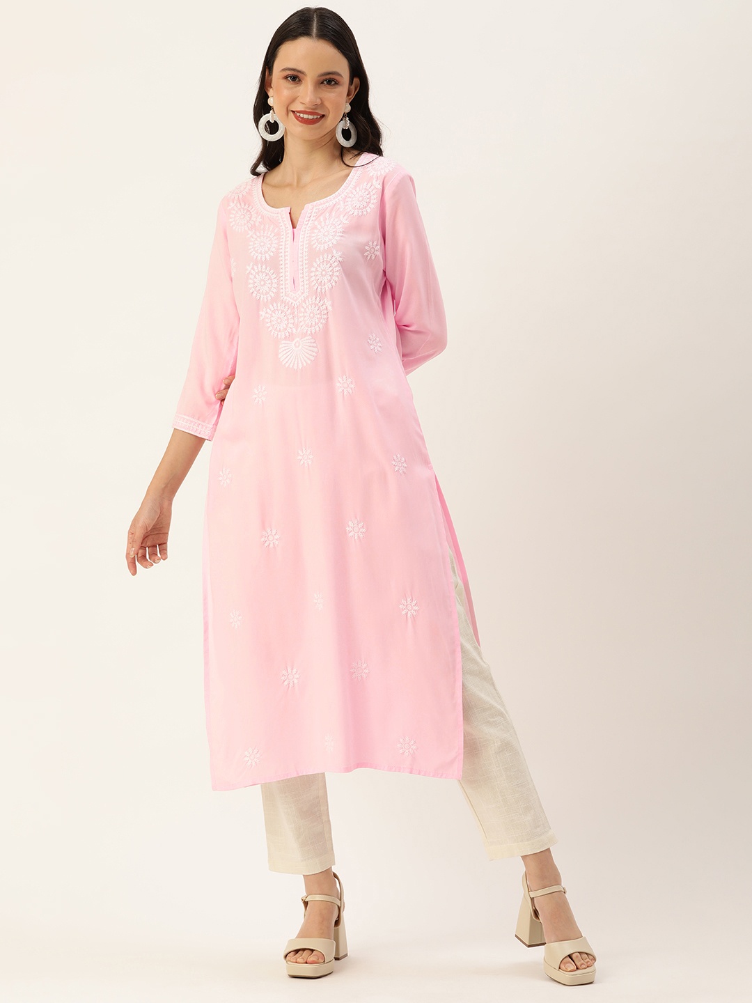 

AMUKTI Women Ethnic Motifs Embroidered Straight Kurta, Pink