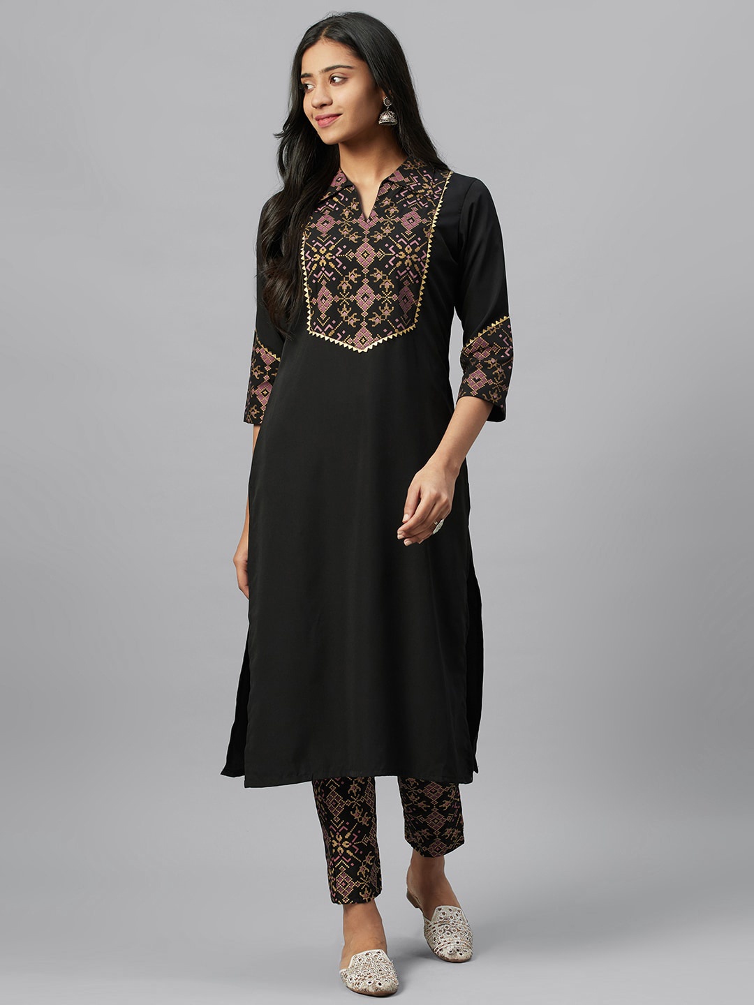 

Sangria Geometric Printed Shirt Collar Straight Kurta, Black