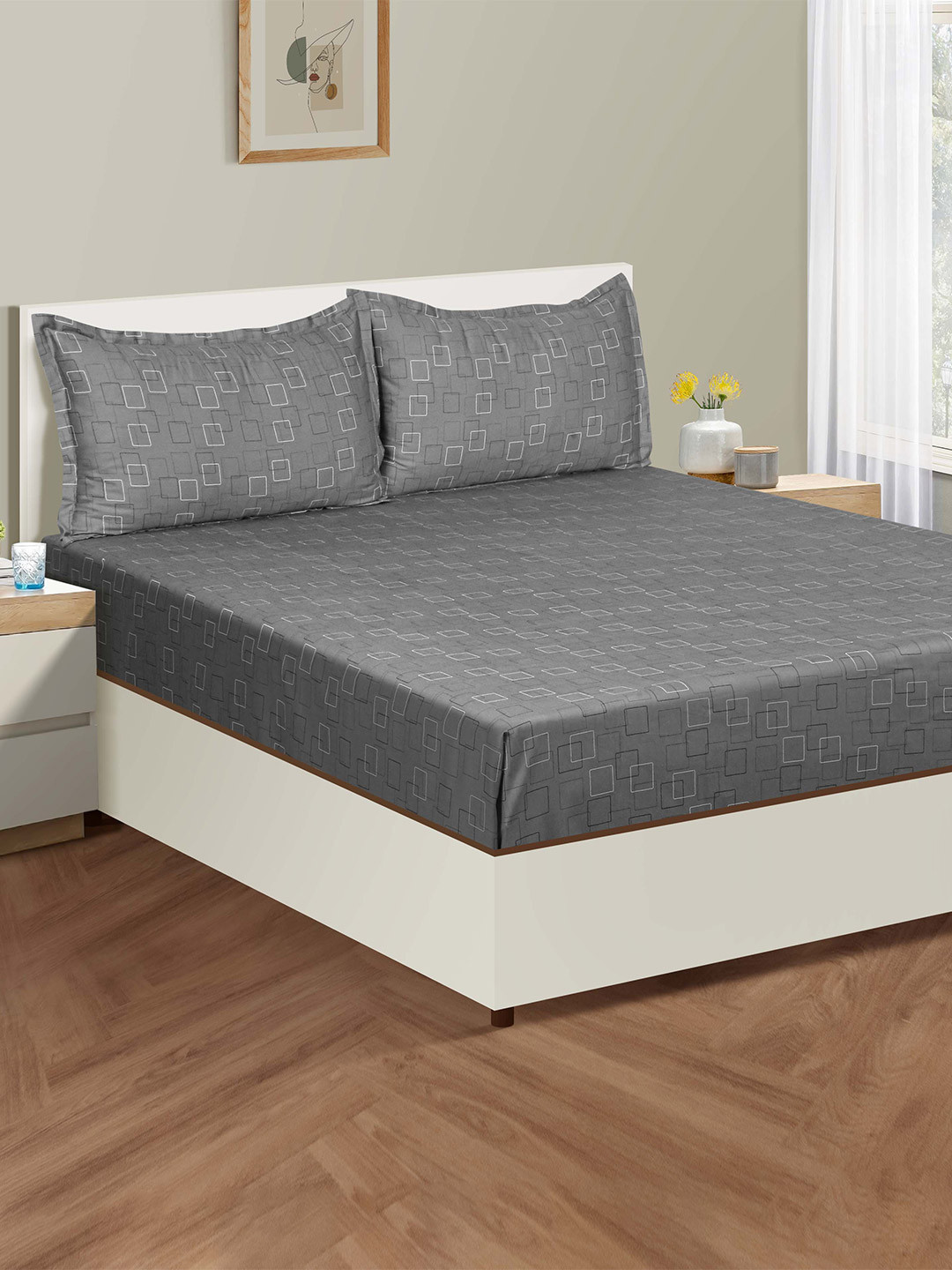 

SWAYAM Zinnia Grey & White Geometric Cotton 250 TC Fitted King Bedsheet & 2 Pillow Covers