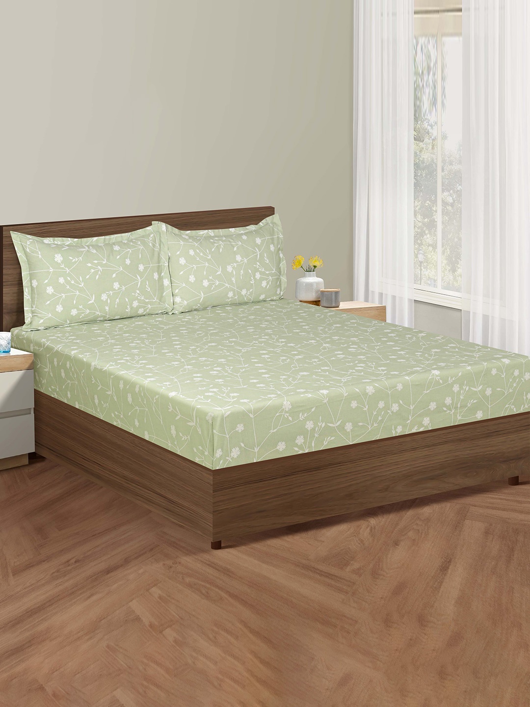 

SWAYAM Green & White Floral Cotton Fitted 200 TC King Bedsheet With 2 Pillow Covers