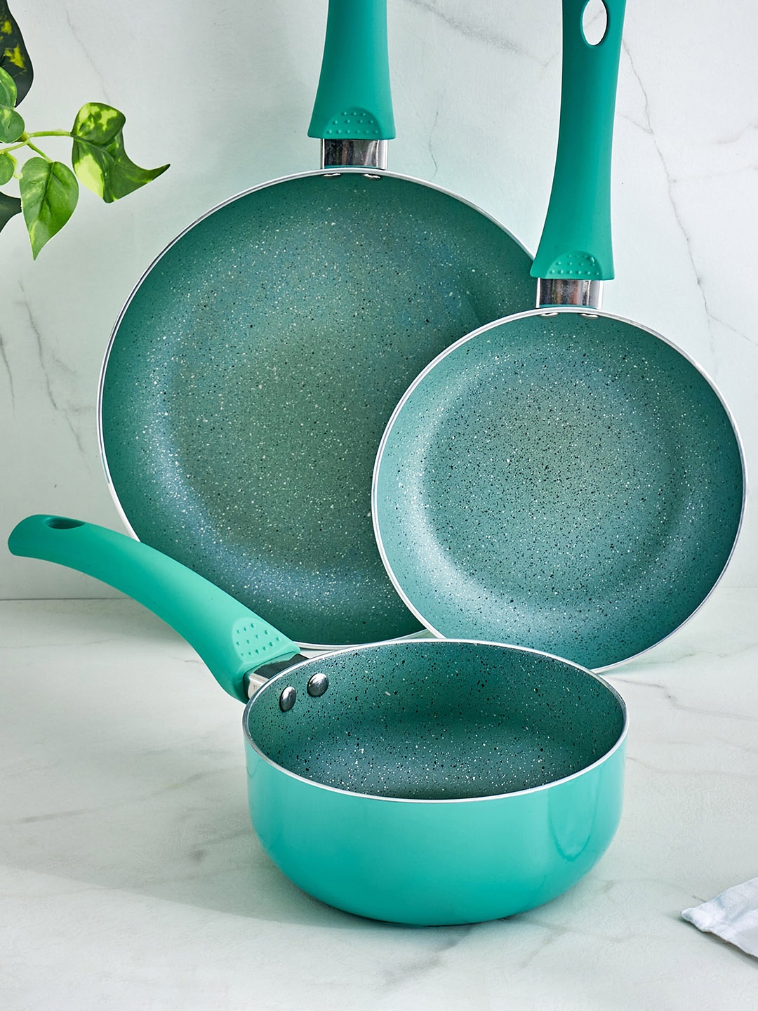 

Home Centre Blair Nevada Teal Aluminum Milk Pan 1.1L