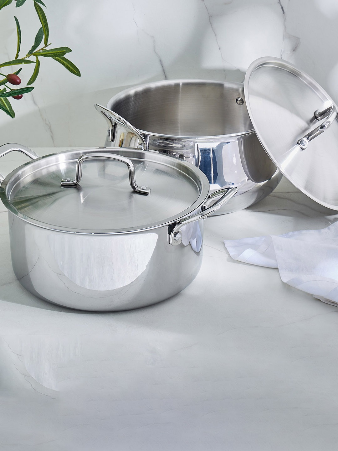 

Home Centre Valeria Carin Stainless Steel Induction Handy with Lid 6.8 L, Silver