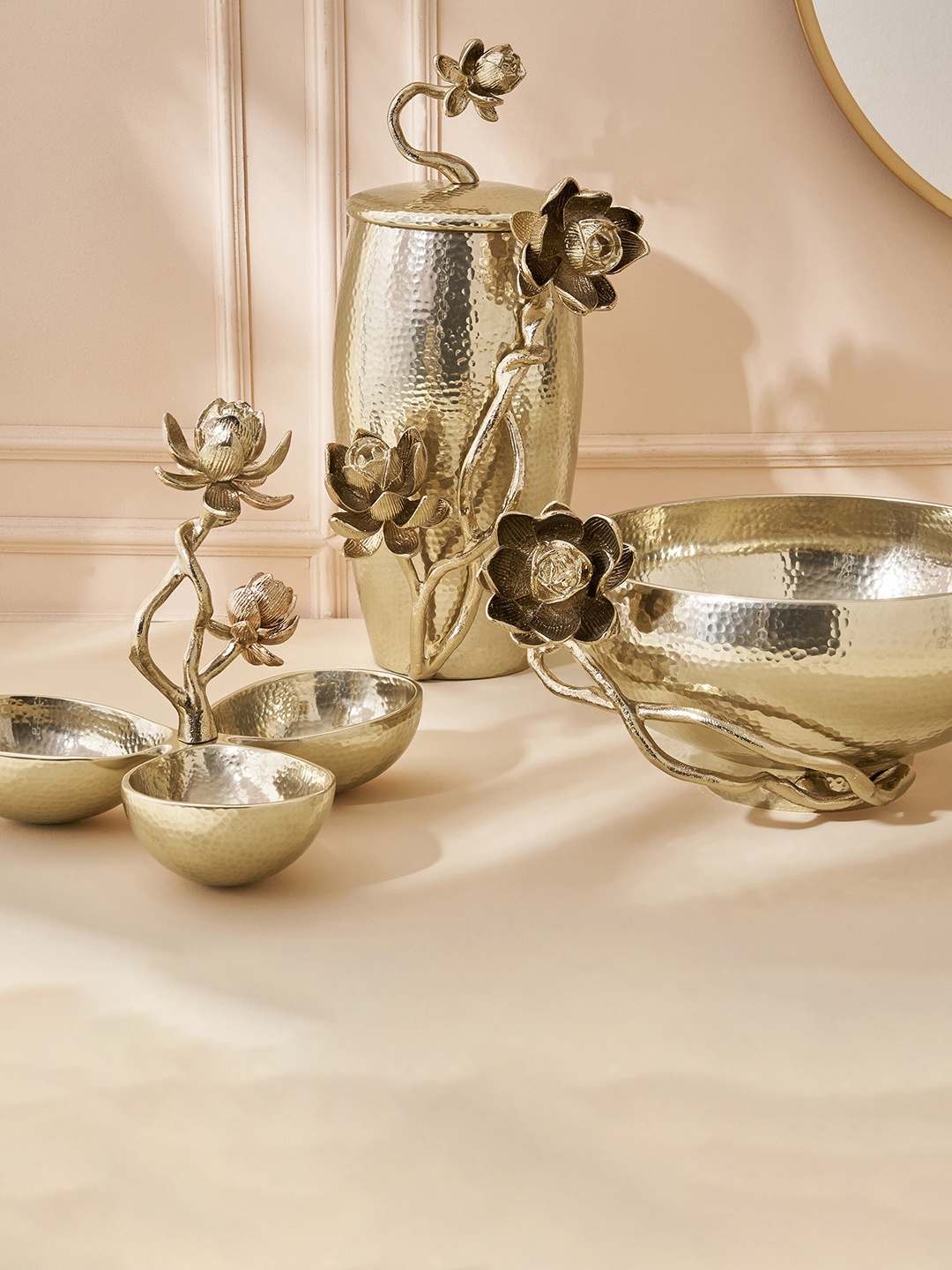 

Home Centre Eternity Vivere Brown Textured Decorative Bowl, Gold