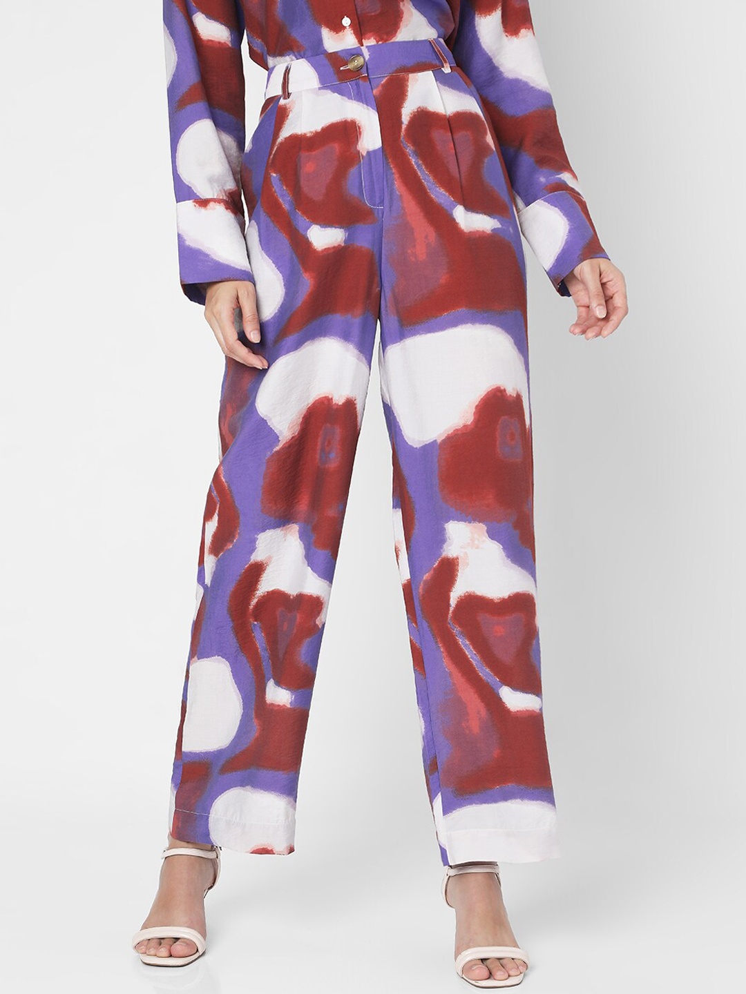 

Vero Moda Women Abstract Printed Straight Fit High-Rise Trousers, Maroon