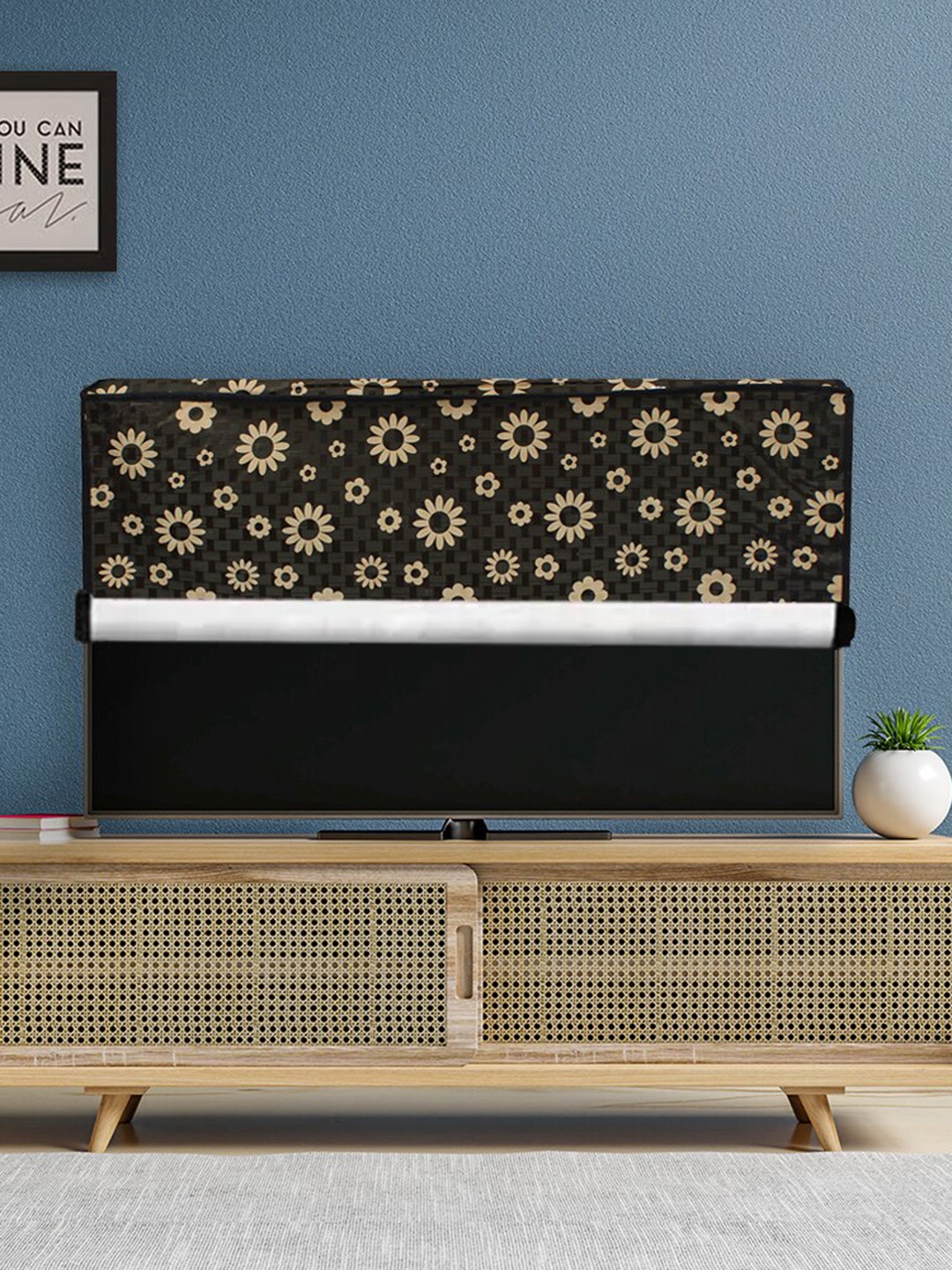 

DREAM CARE Black & Beige Printed Waterproof Flap TV Protector- 24 Inch