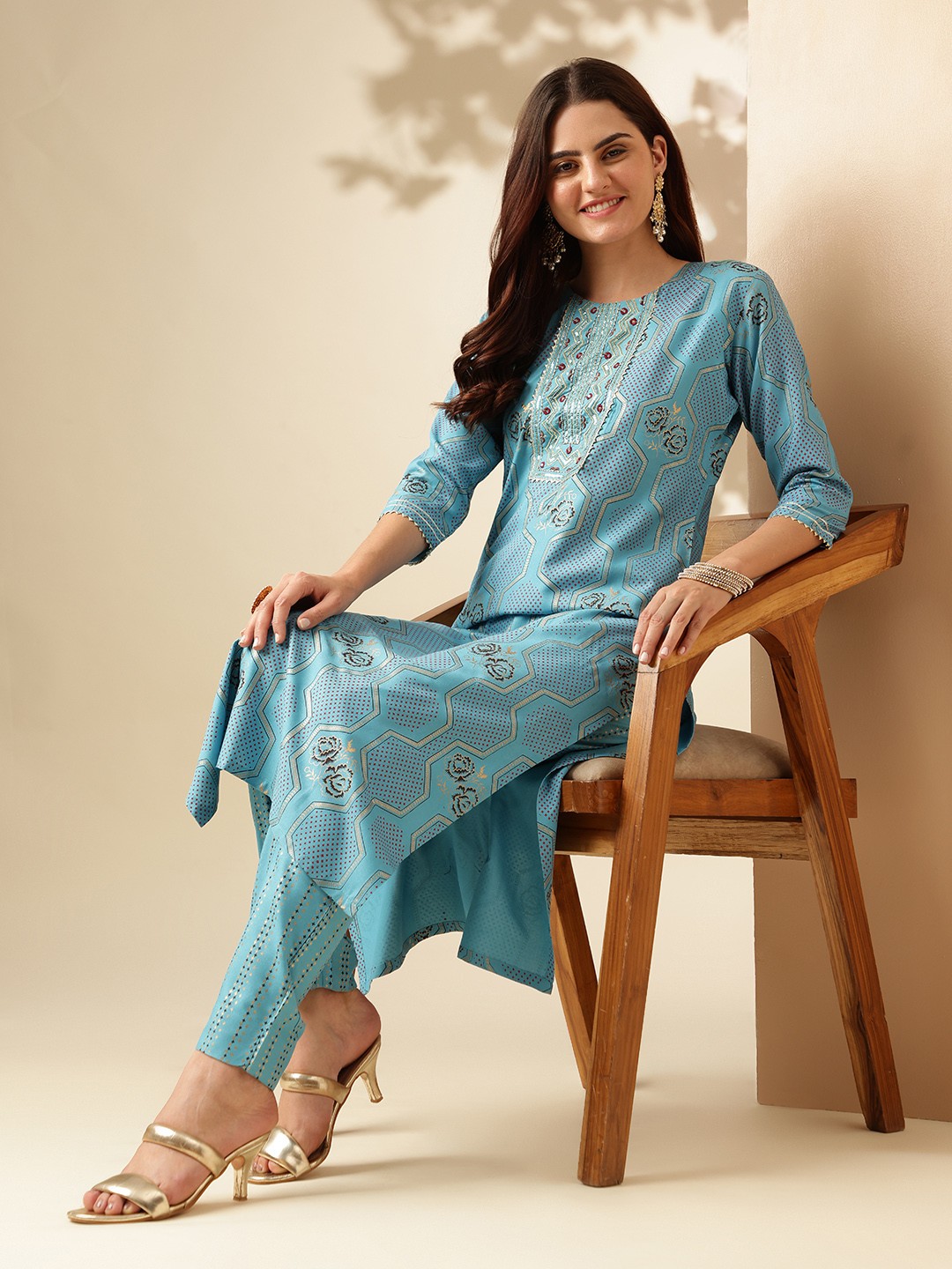 

Anouk Geometric Printed Regular Gotta Patti Kurta with Trousers, Blue