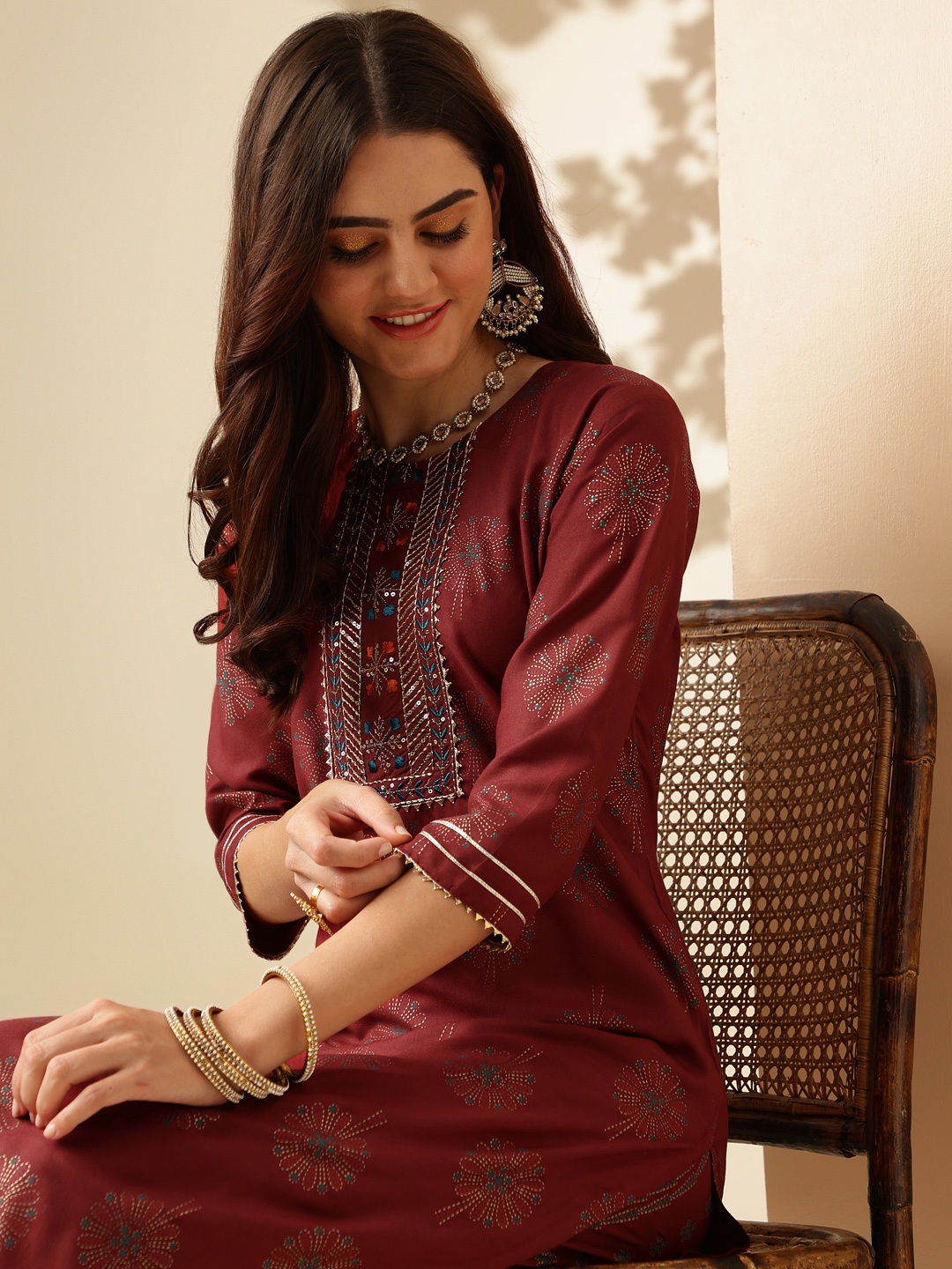 

Anouk Floral Printed Regular Sequinned Kurta with Trousers, Maroon