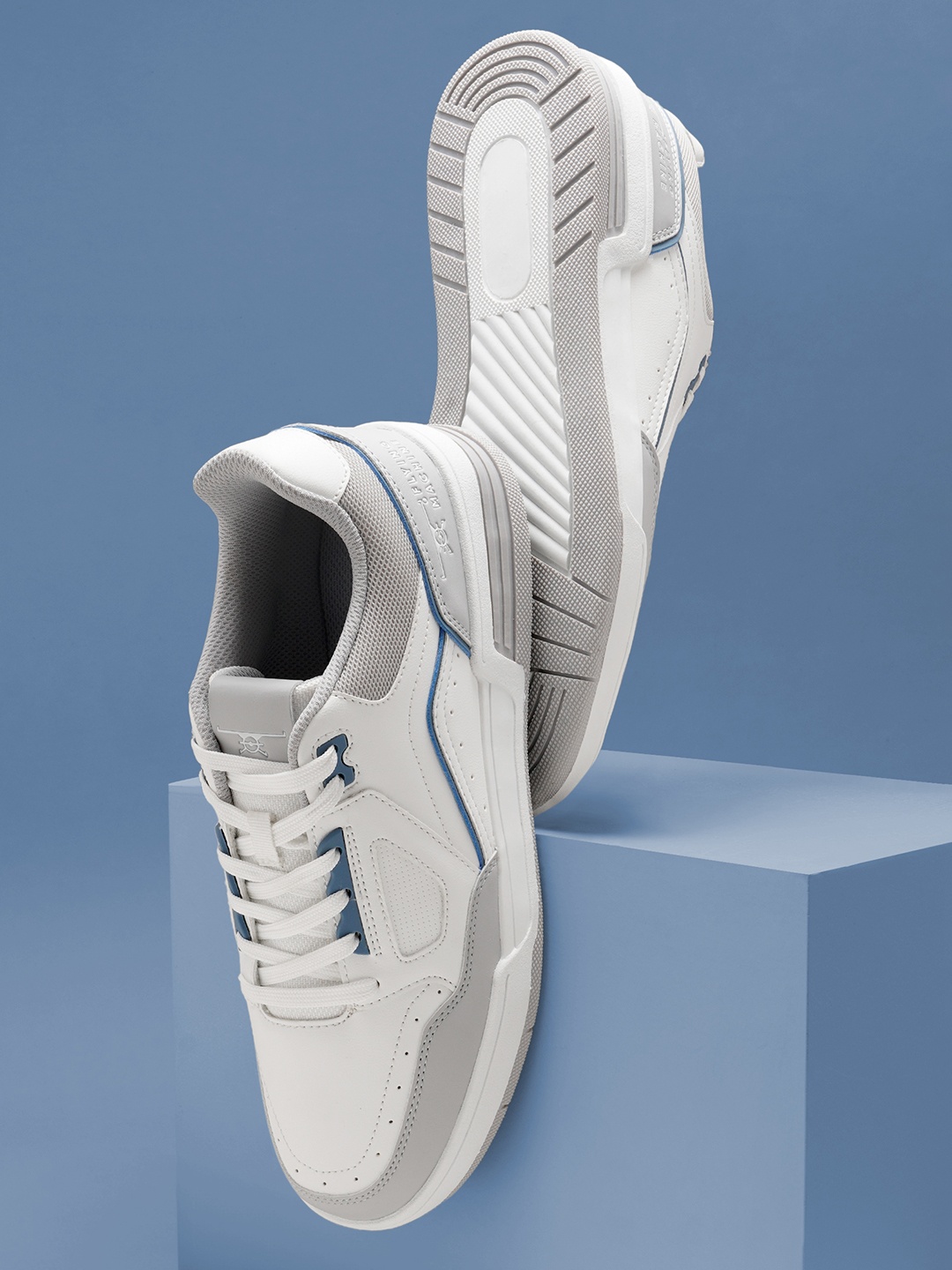 

Flying Machine Men Sneakers, White