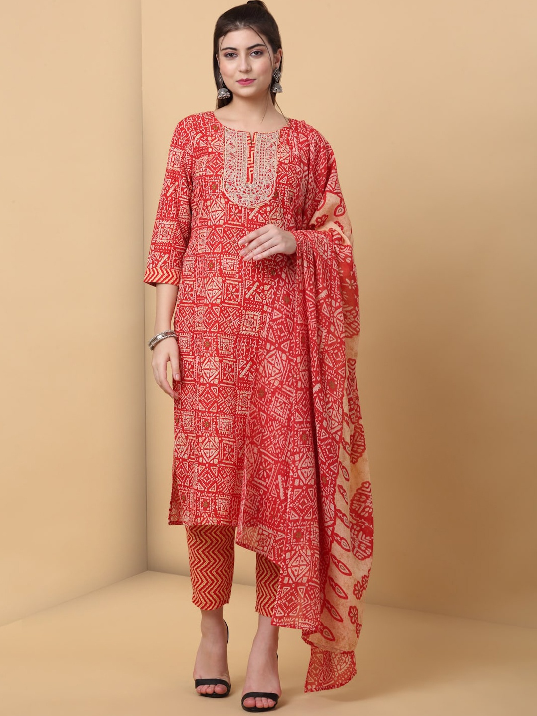 

RAISIN Ethnic Motifs Printed Regular Thread Work Pure Cotton Kurta With Trousers & Dupatta, Red