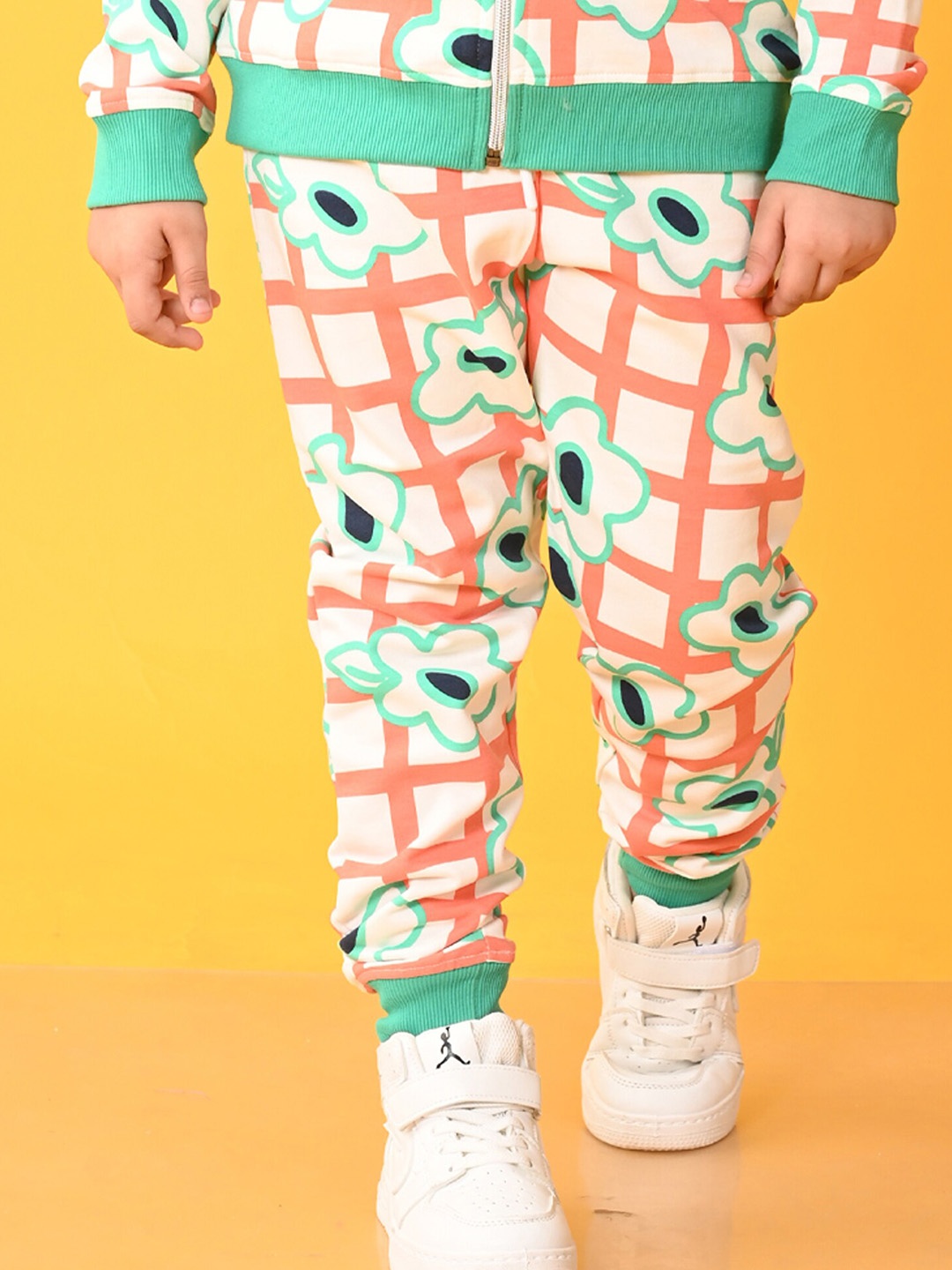 

Anthrilo Girls Floral Printed Mid-Rise Fleece Joggers, White