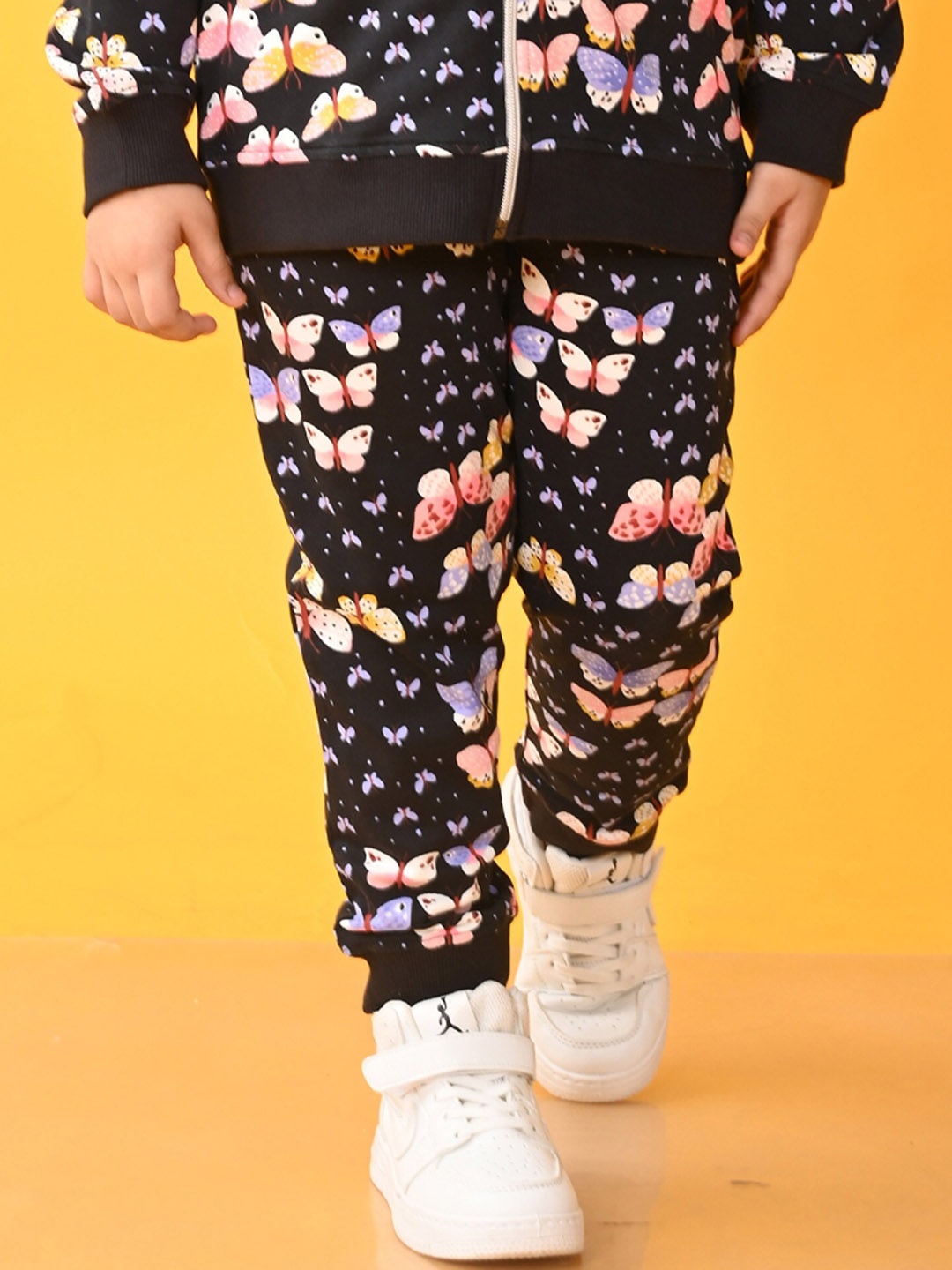 

Anthrilo Girls Conversational Printed Fleece Joggers, Black