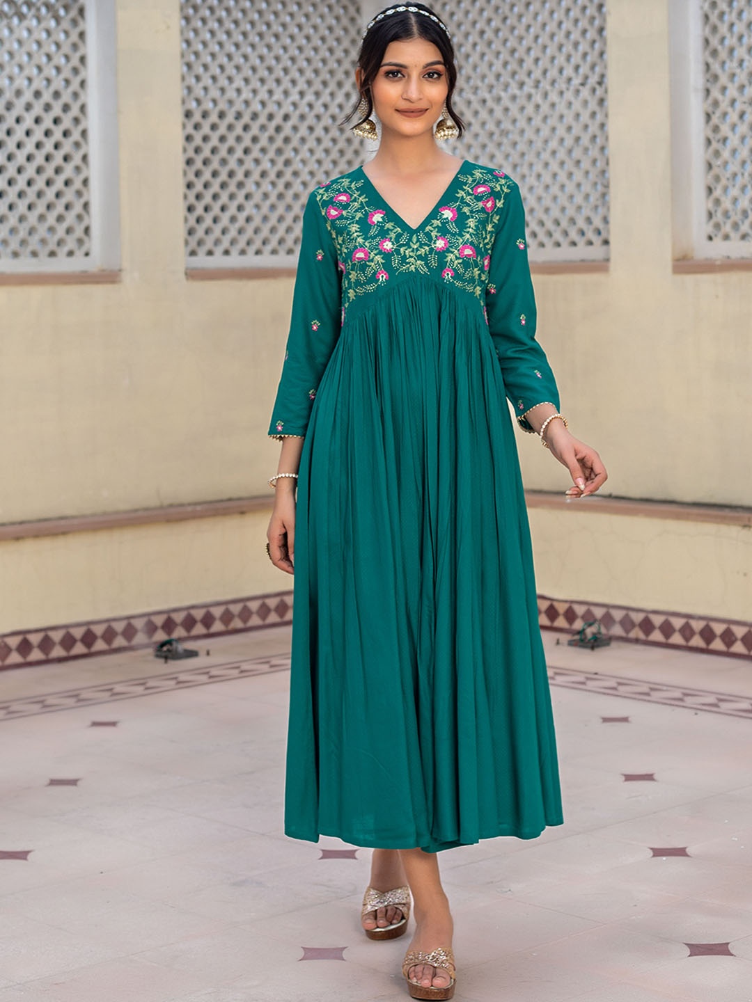 

KASYA Floral Embroidered Empire Ethnic Dress, Green