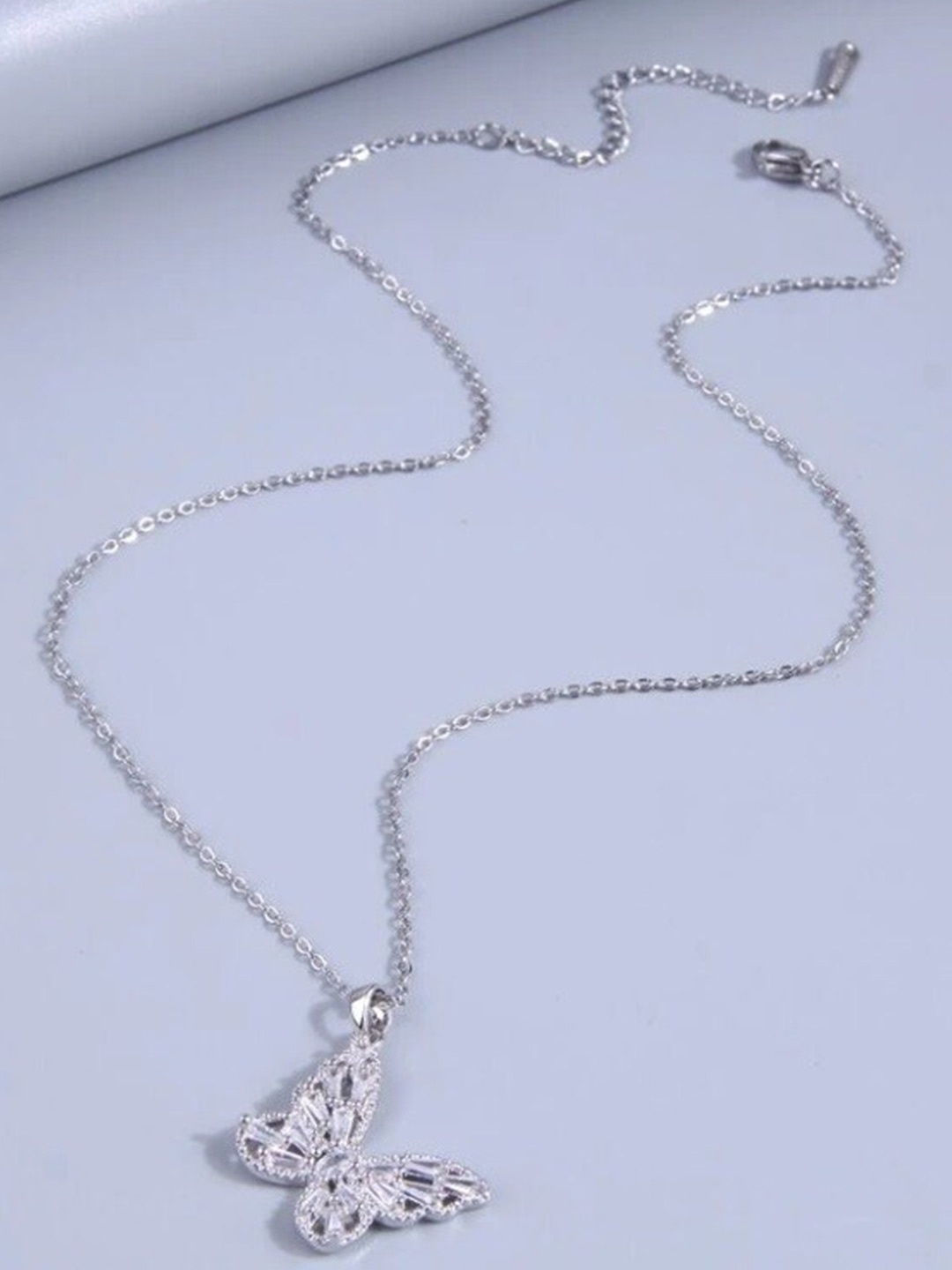 

VIEN Silver-Plated Stone Studded Butterfly Pendent Chain