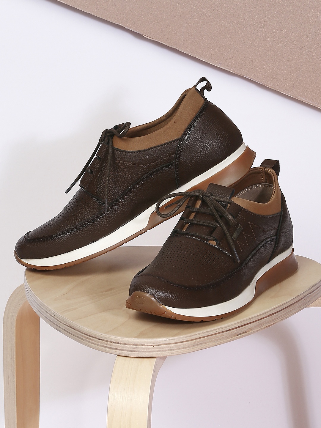 

Jaripeo by Buckaroo Men ELIMAR Comfort Insole Sneakers, Brown