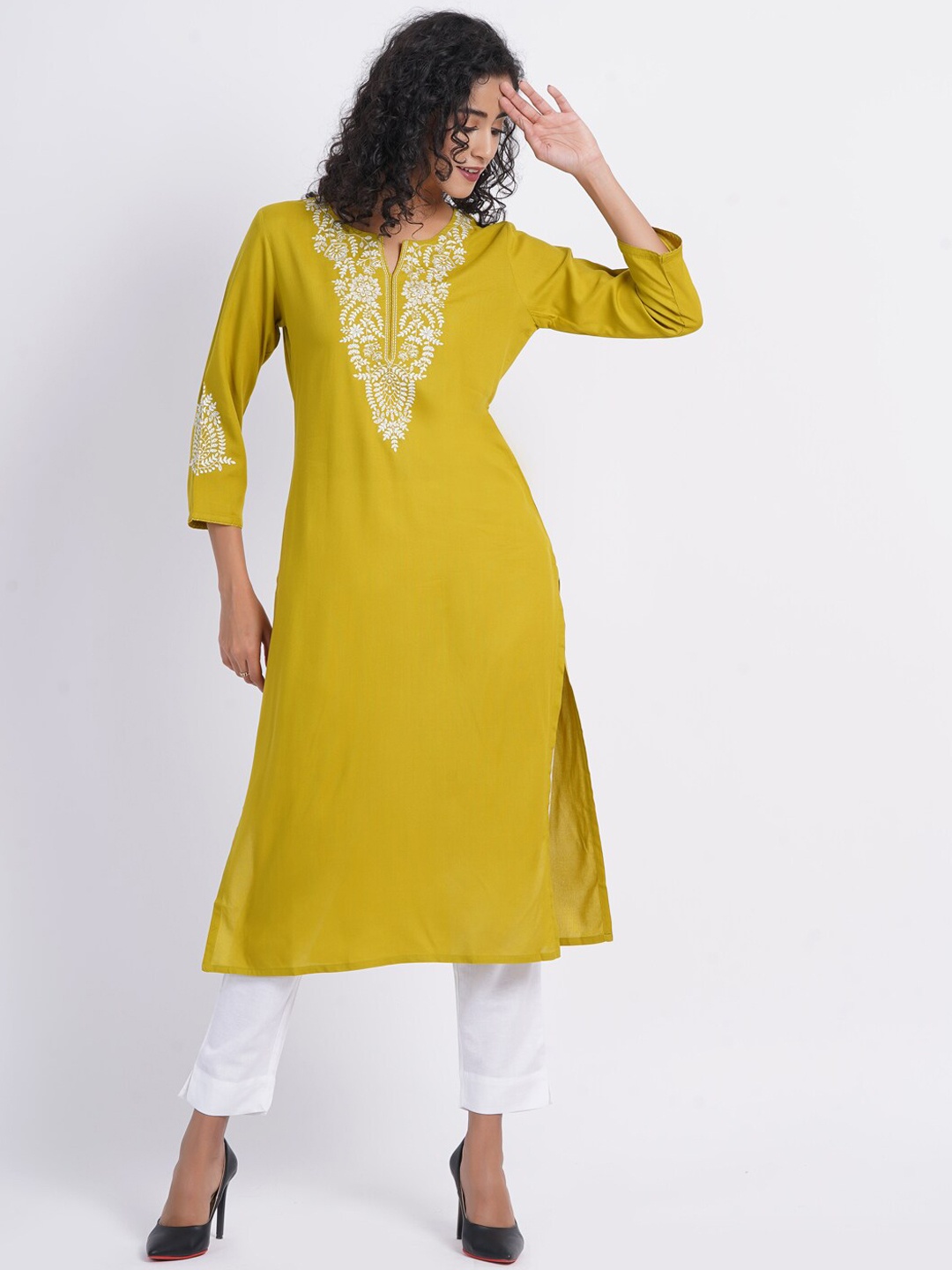 

SUTI Ethnic Motifs Embroidered Yoke Straight Kurta, Green