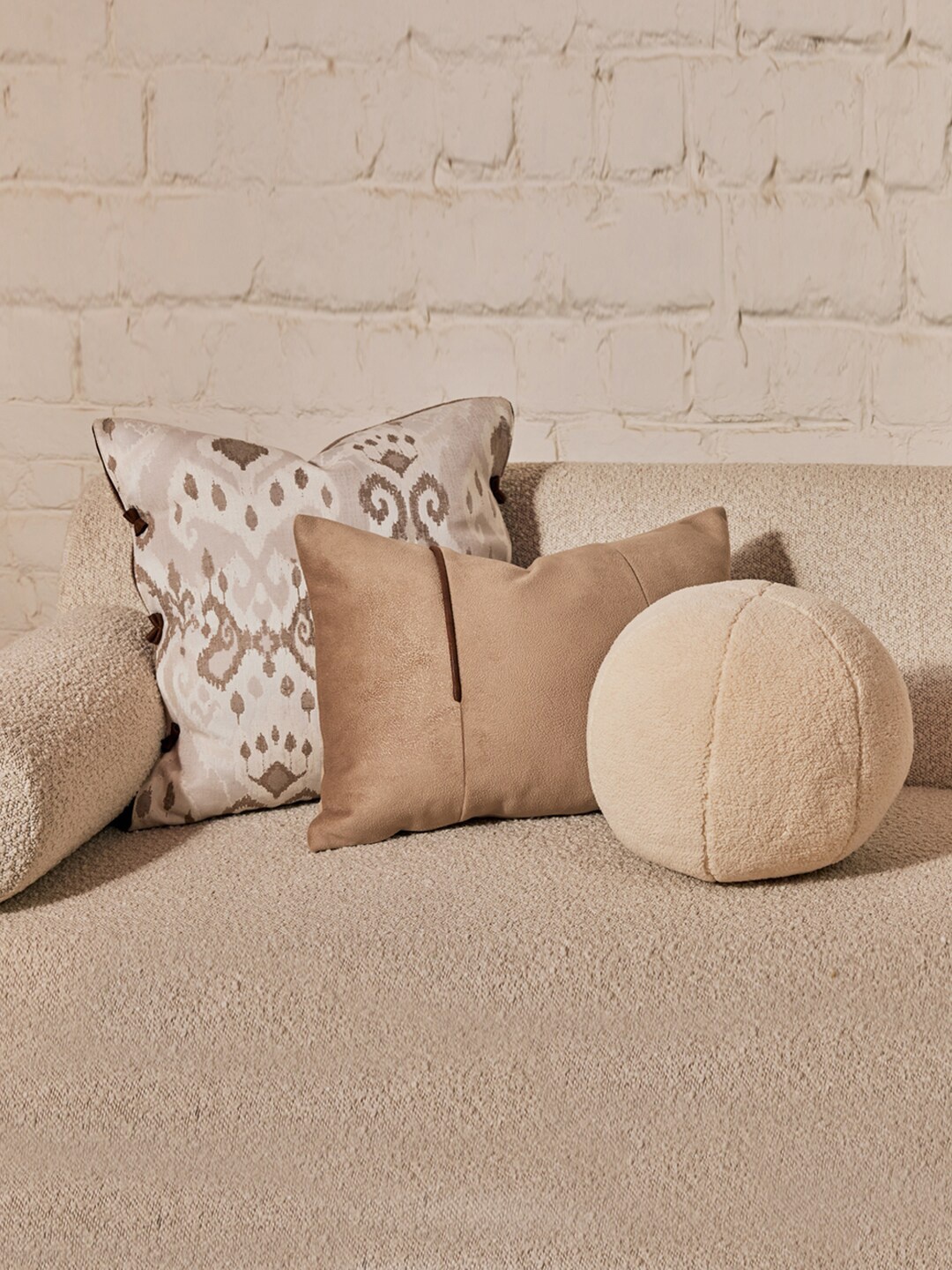 

Eris Home Off White & Brown Ethnic Motifs Cotton Silk Square Cushion Cover