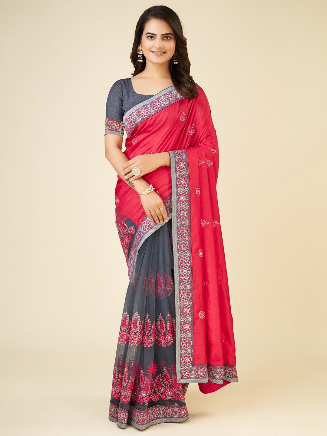 

eshami Ethnic Motifs Embroidered Jamdani Saree, Red