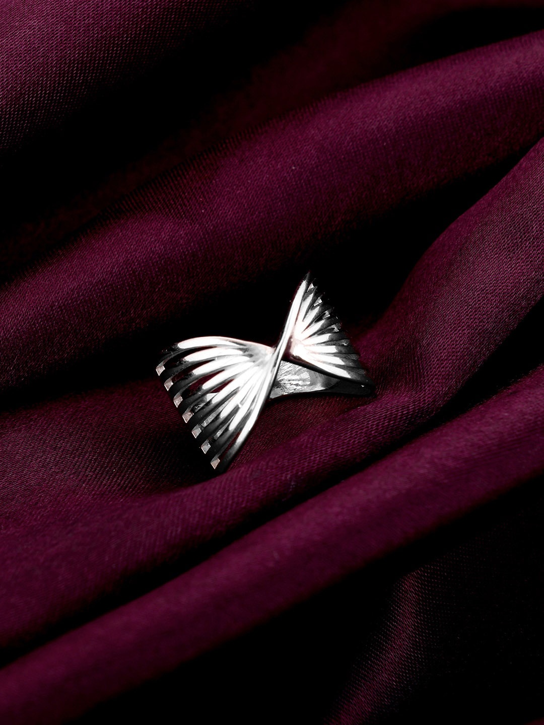 

GIVA 925 Sterling Silver Rhodium-Plated Adjustable Finger Ring