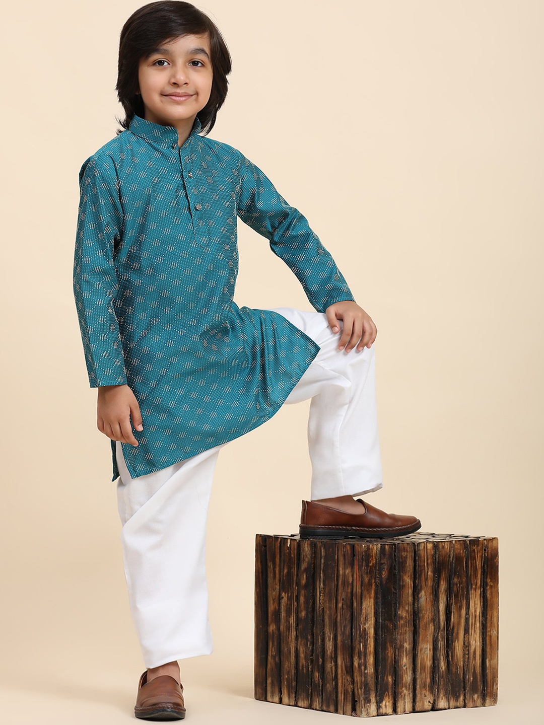

Pro-Ethic STYLE DEVELOPER Boys Ethnic Motifs Woven Design Straight Kurta With Churidar, Turquoise blue