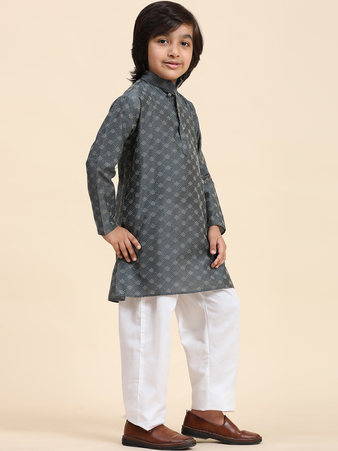 

Pro-Ethic STYLE DEVELOPER Boys Checked Regular Pure Cotton Kurta With Pyjamas, Grey