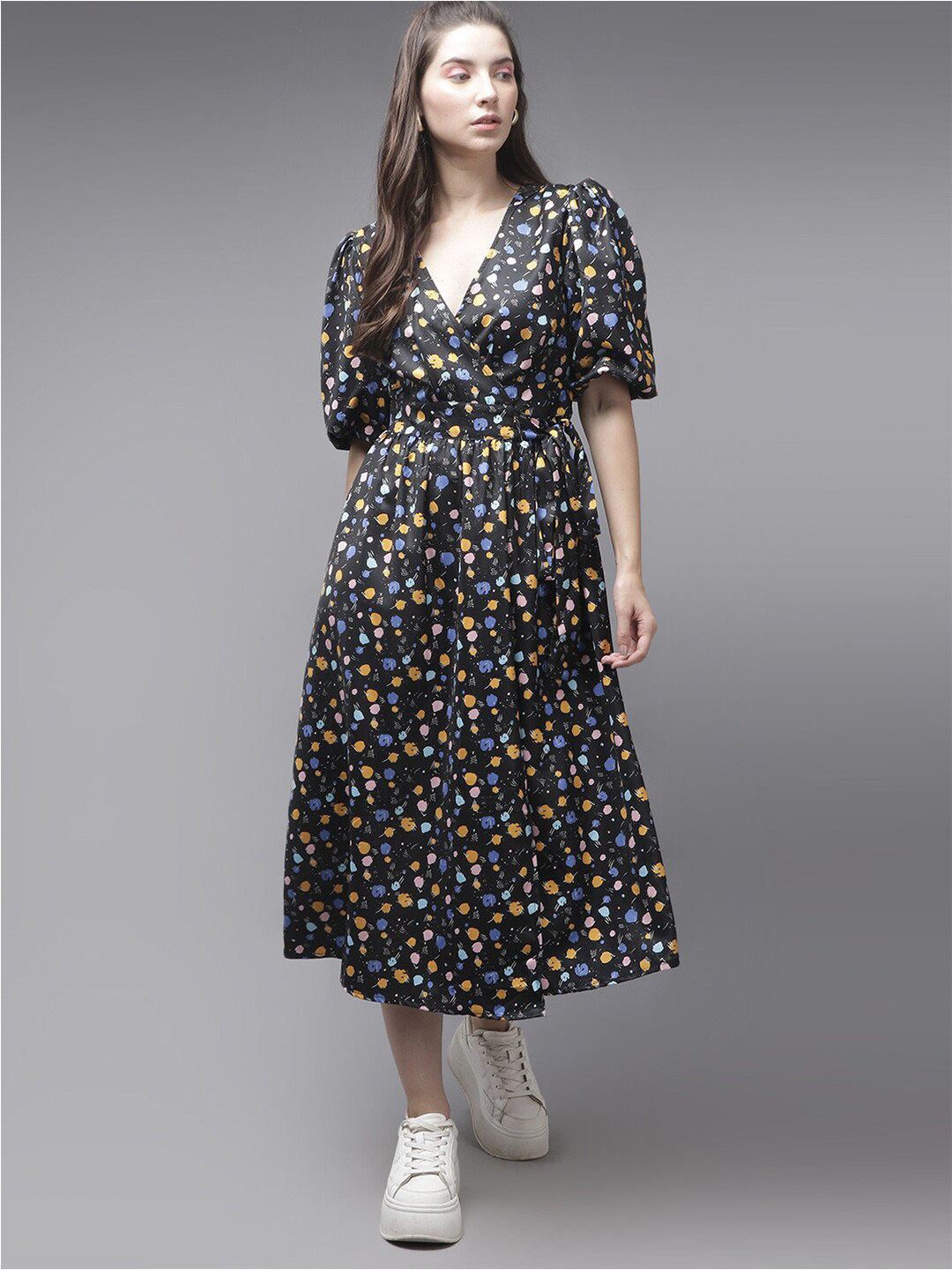 

Roadster Black Conversational Printed V-Neck Puff Sleeve Fit and Flare Tie-Up Midi Dress