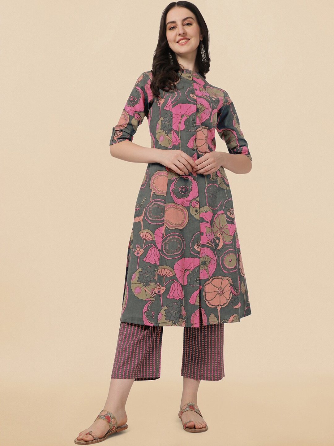 

KALINI Grey & Pink Floral Printed Mandarin Collar Pure Cotton Kurta With Palazzos