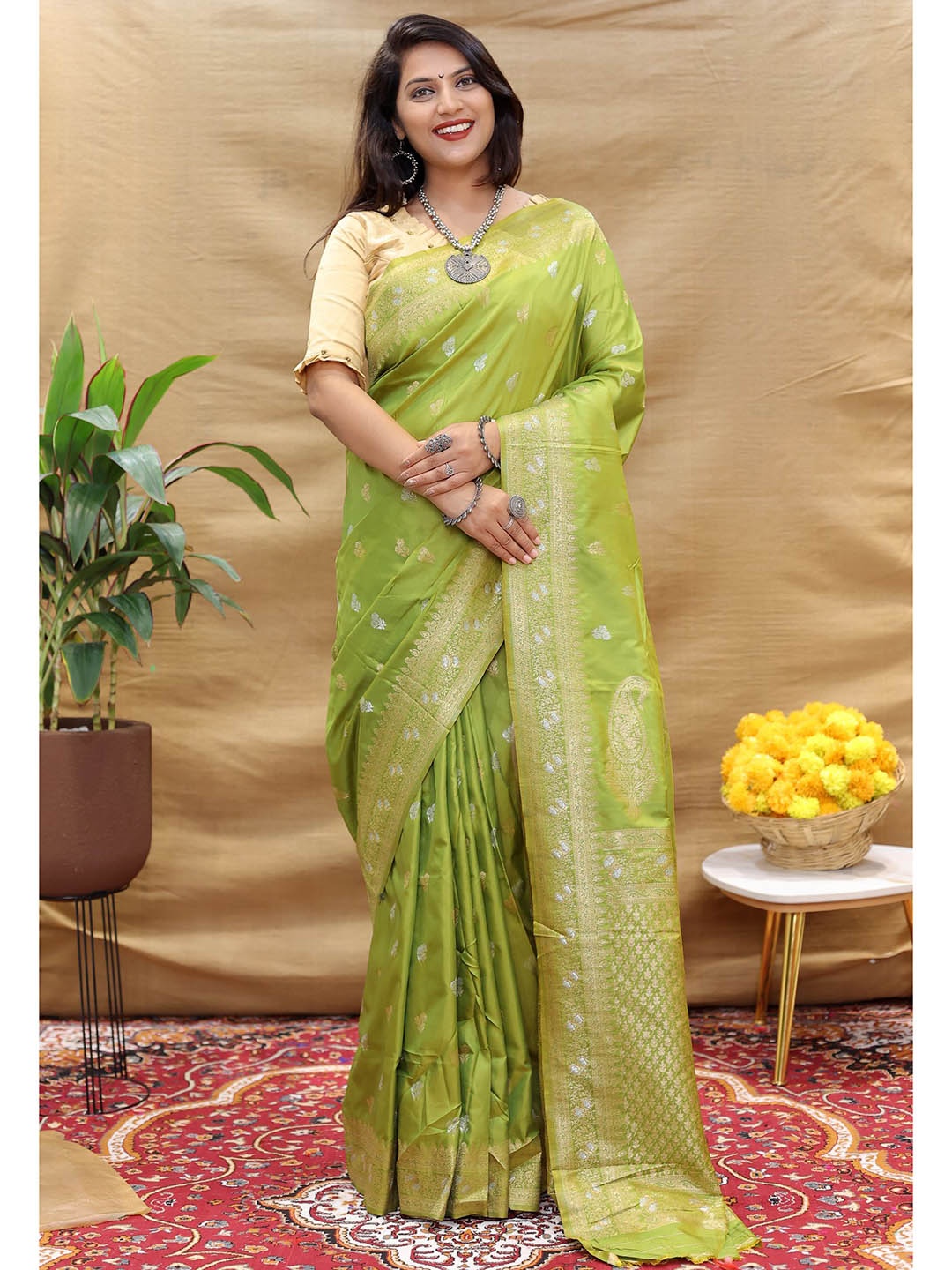 

Royal Rajgharana Saree Ethnic Motifs Woven Design Zari Art Silk Banarasi Sarees, Turquoise blue