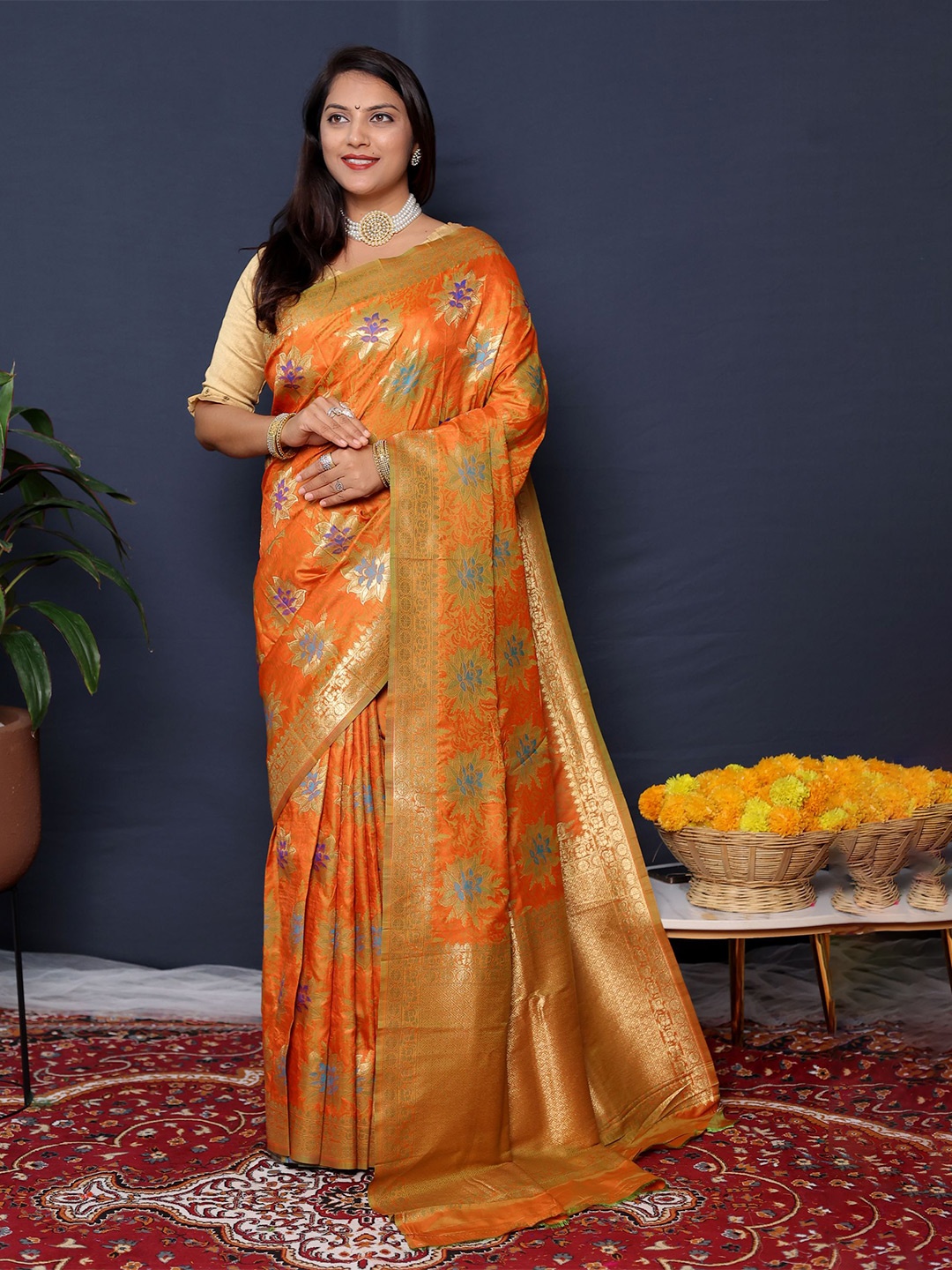

Royal Rajgharana Saree Woven Design Zari Art Silk Banarasi Saree, Orange