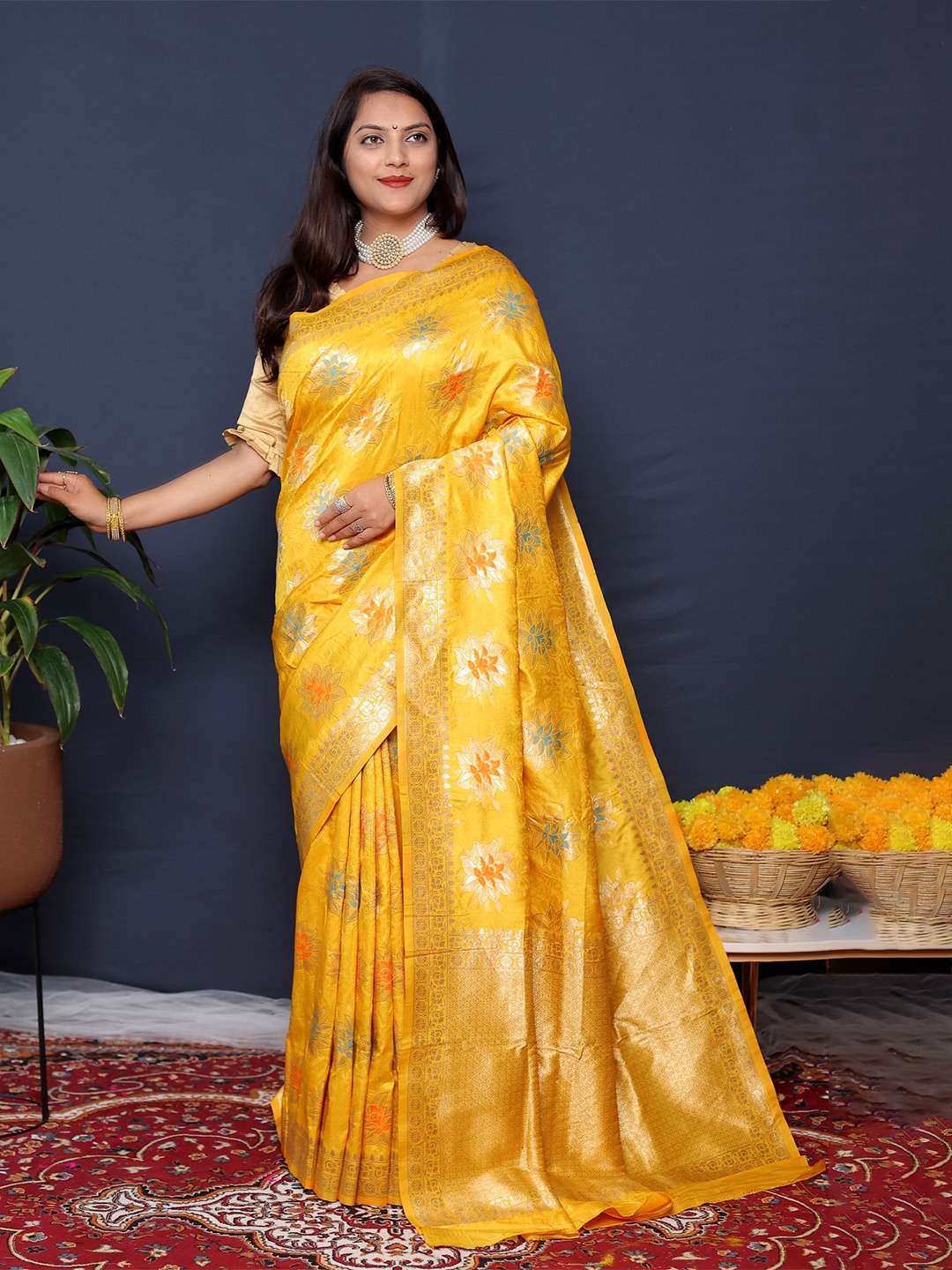 

Royal Rajgharana Saree Floral Woven Design Zari Art Silk Banarasi Sarees, Yellow