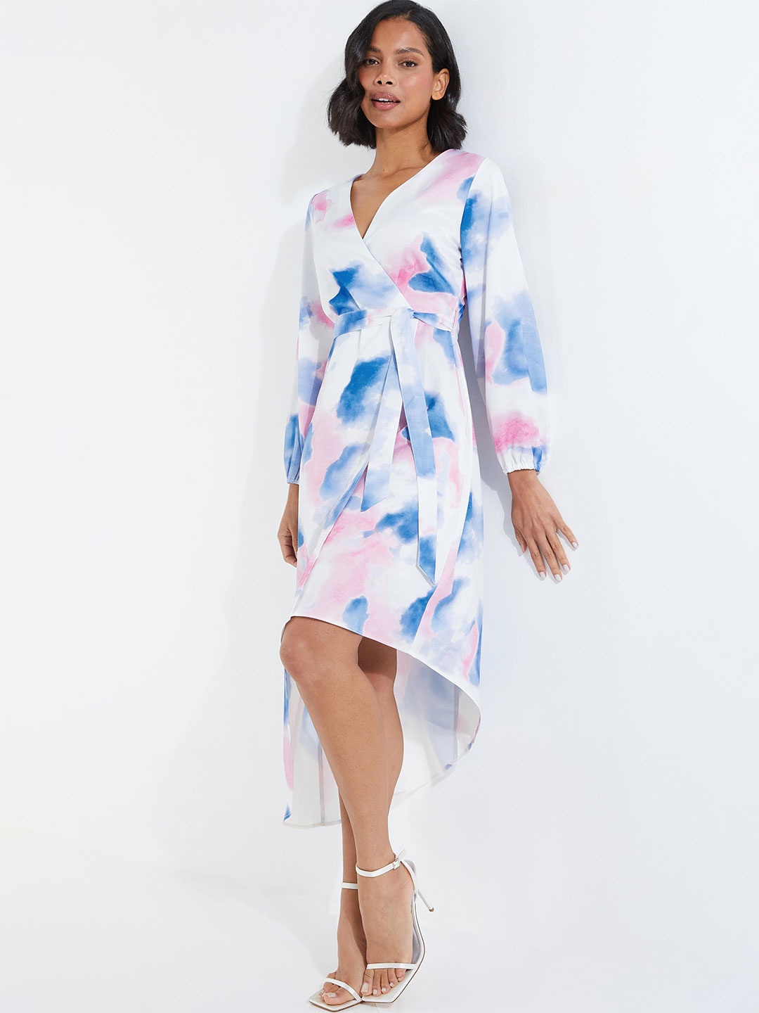 

QUIZ Tie and Dye V-Neck Puff Sleeve Tie-Ups Fit and Flare Dress, White